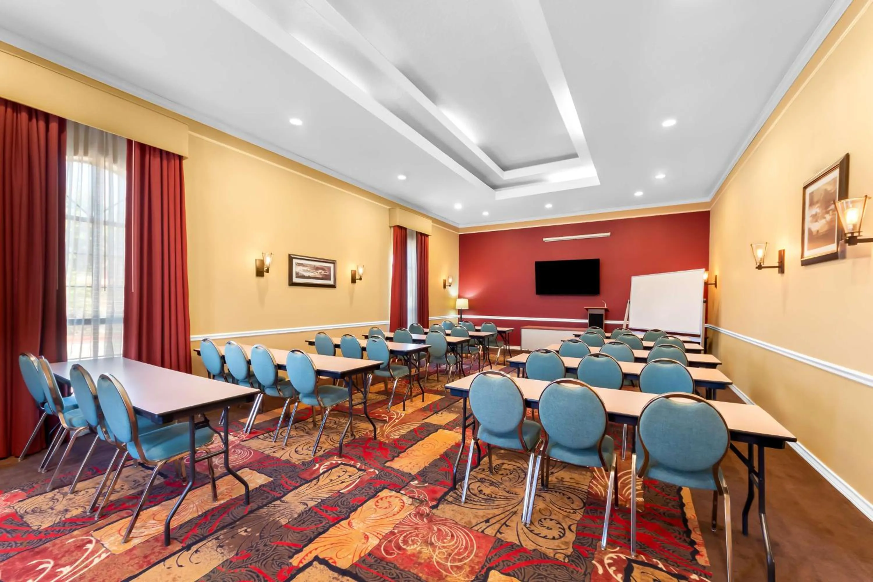 Meeting/conference room in SureStay Plus by Best Western San Antonio Fiesta Inn