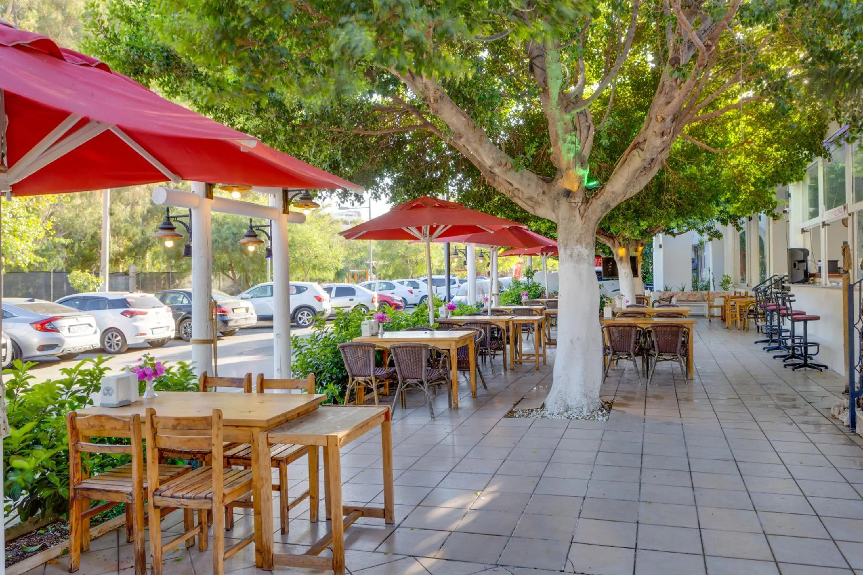 Restaurant/places to eat in The Hello Hotel