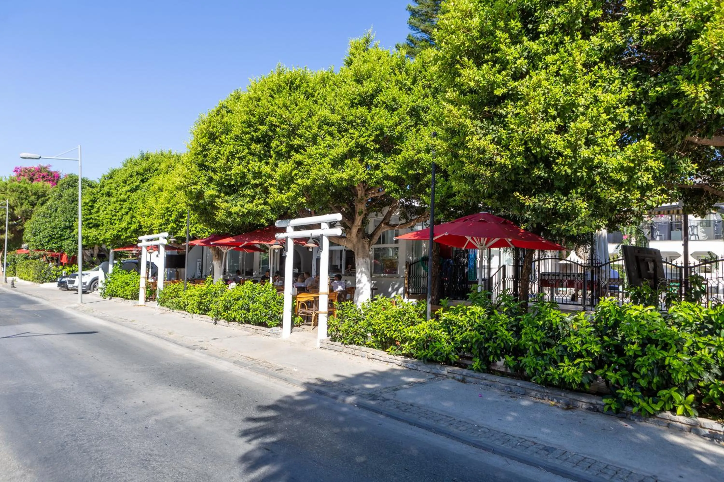 Restaurant/places to eat in The Hello Hotel