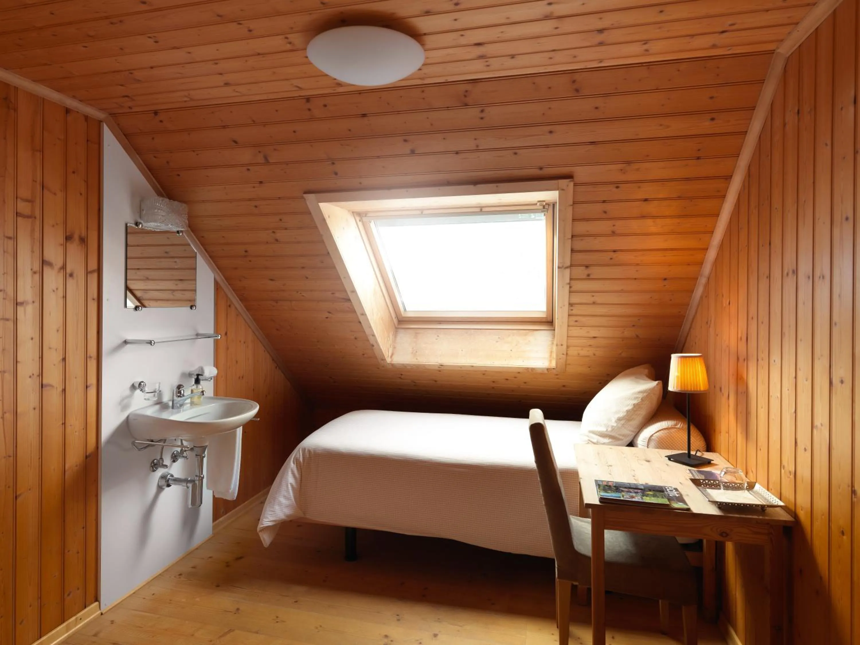 Bed in Hotel Restaurant Hammer