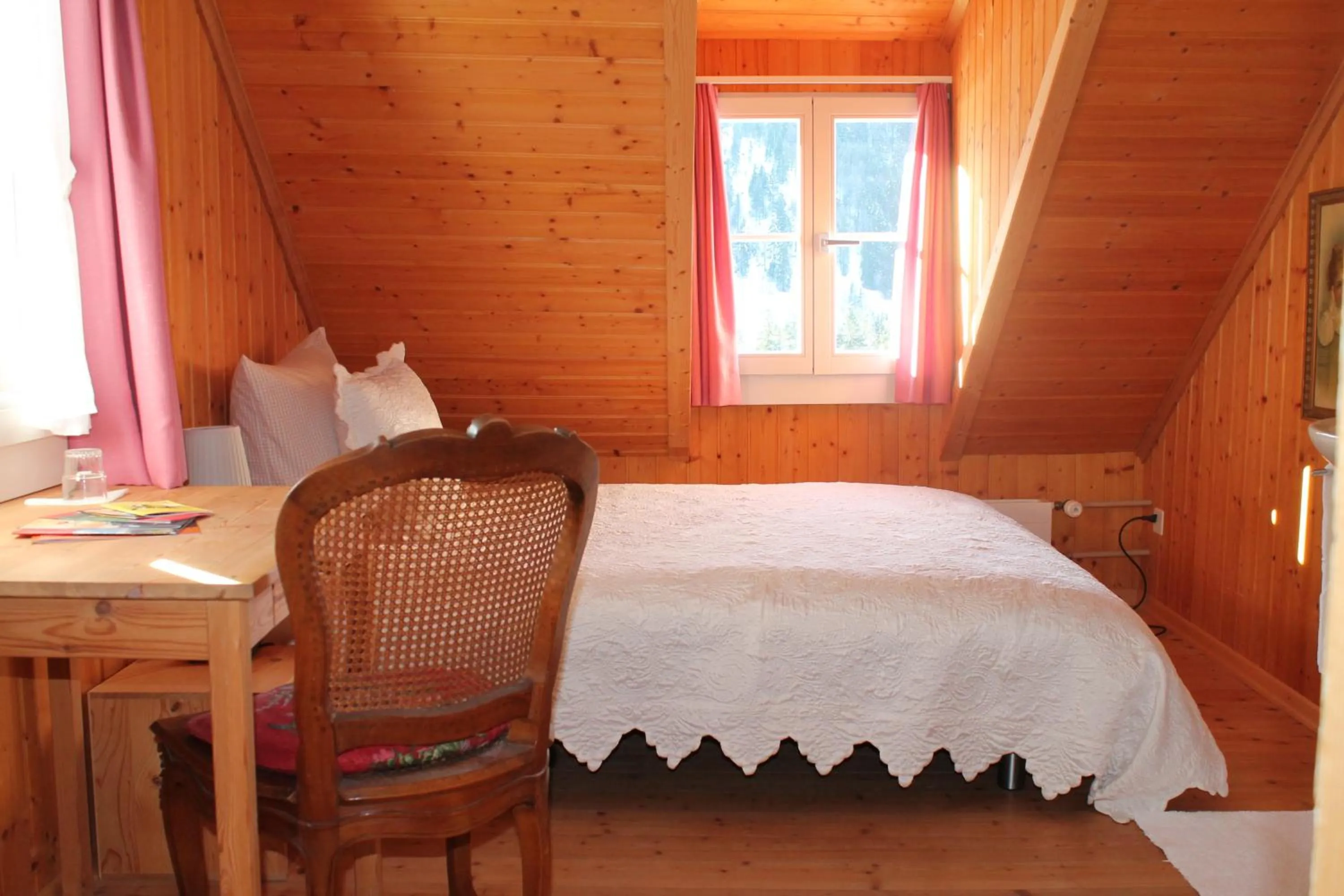 Bed in Hotel Restaurant Hammer