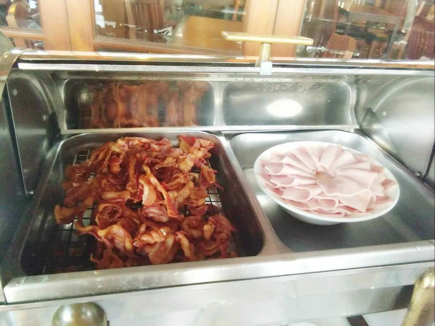 Buffet breakfast in New Siam Riverside