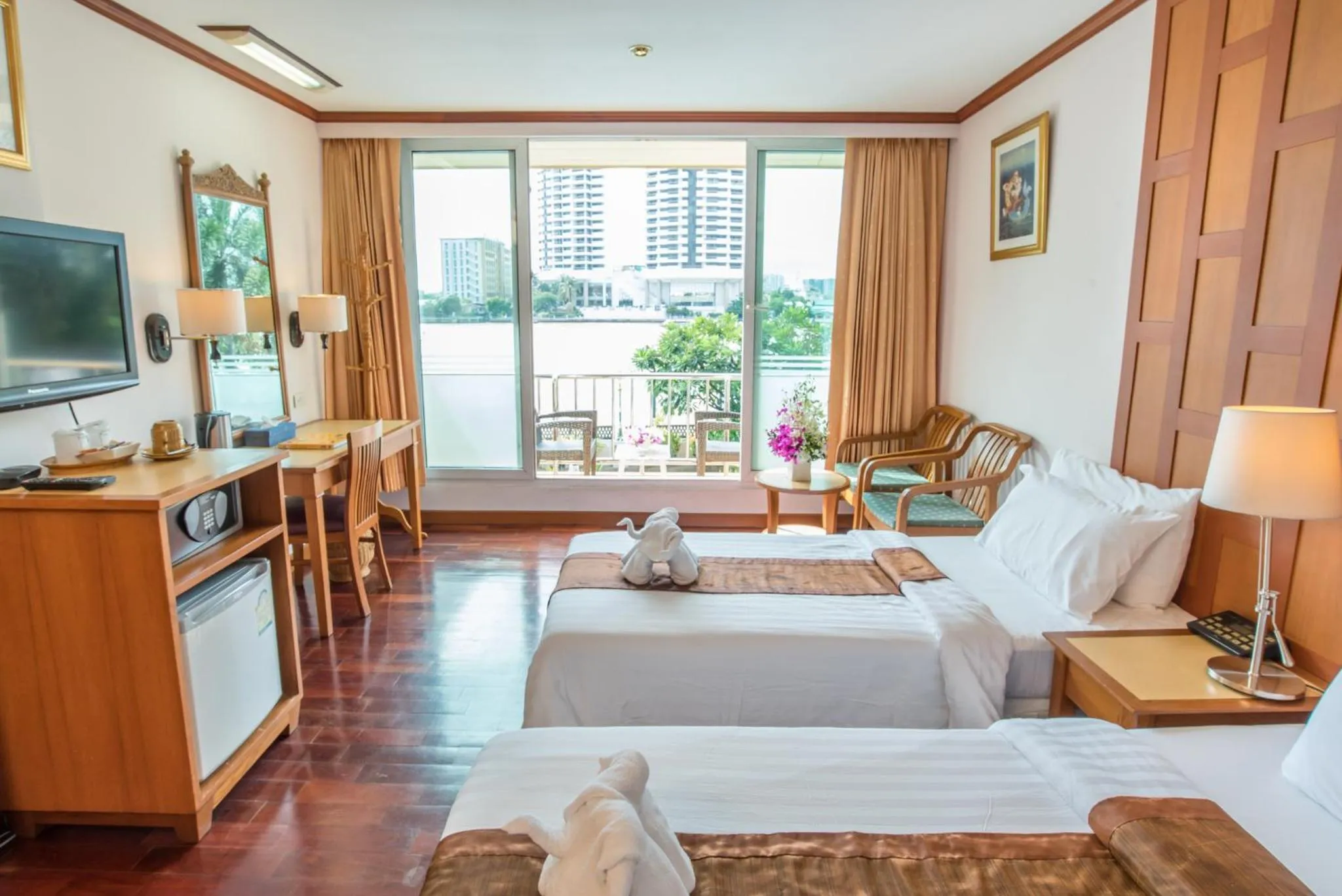 Bed in New Siam Riverside