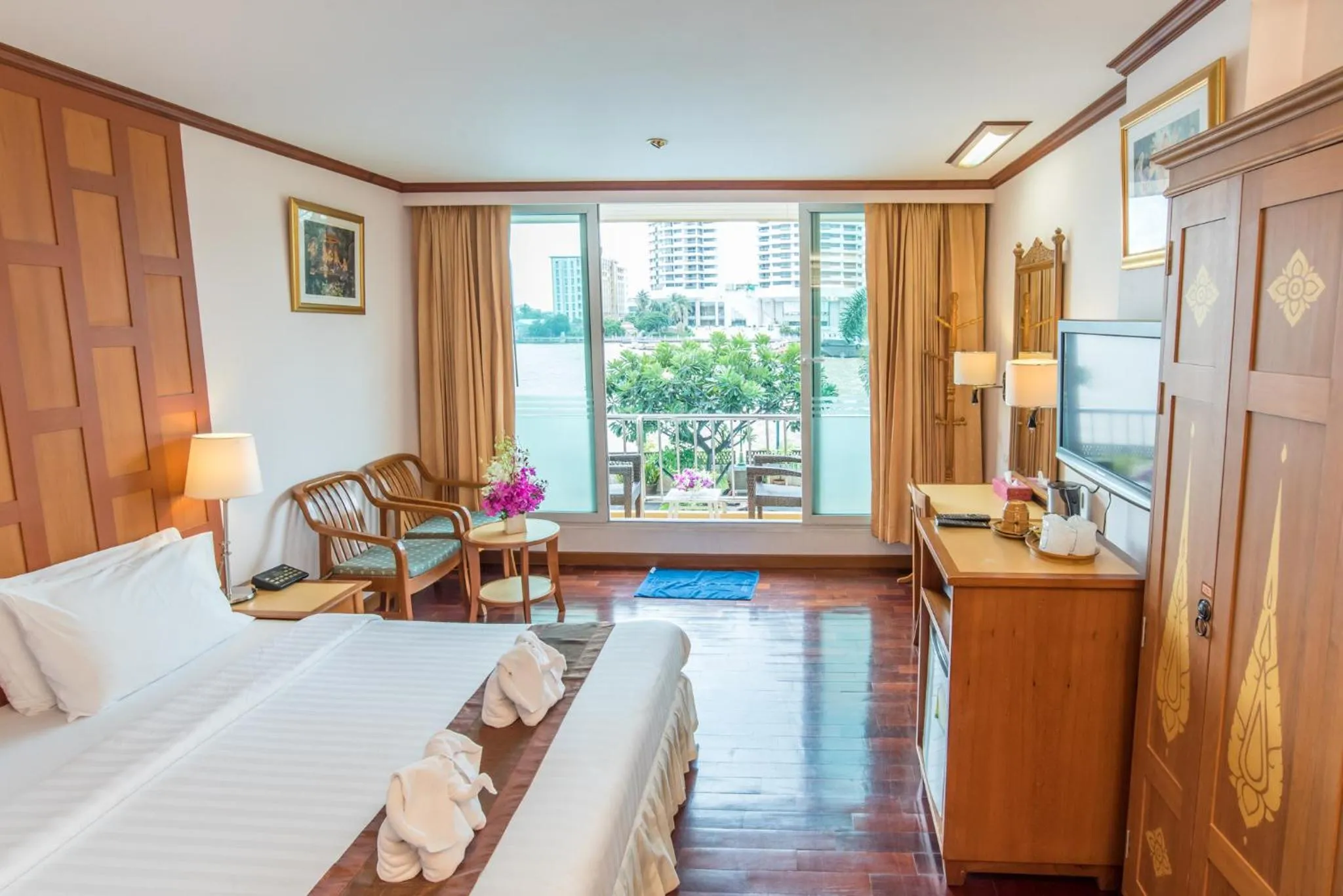 Bed in New Siam Riverside