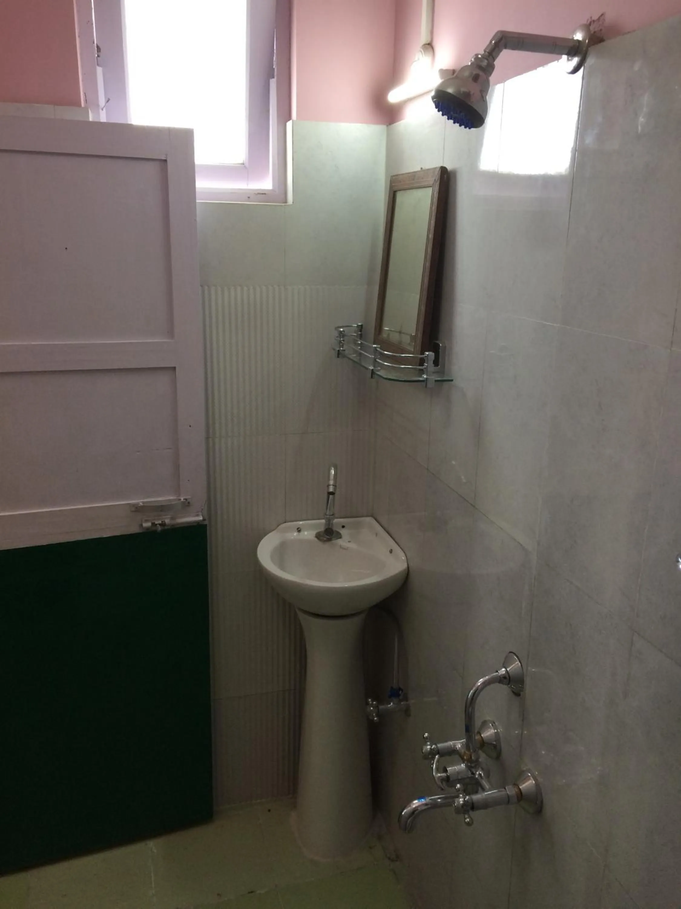 Bathroom in Smriya Homestay