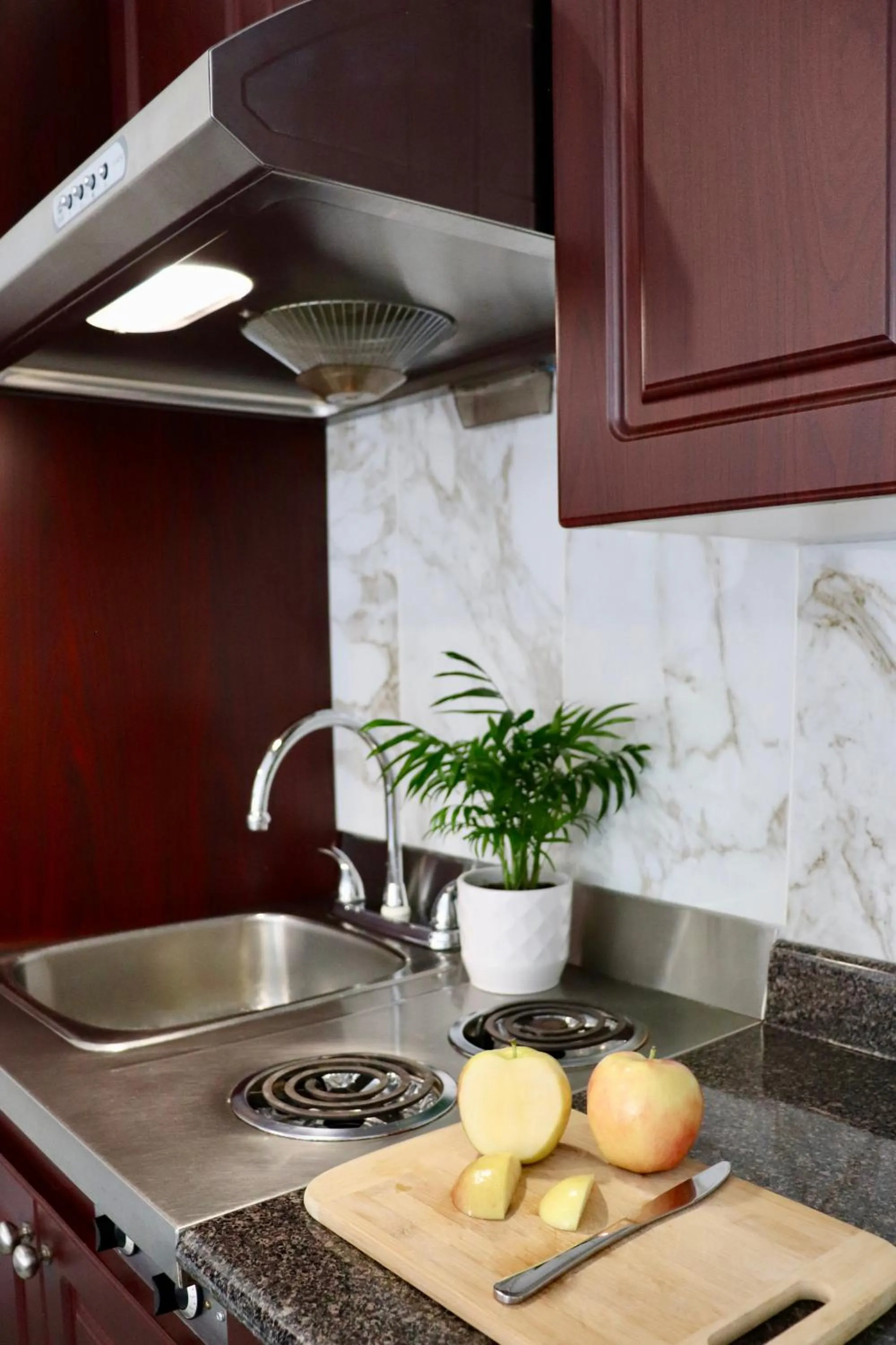 Kitchen or kitchenette in August Jack Inn