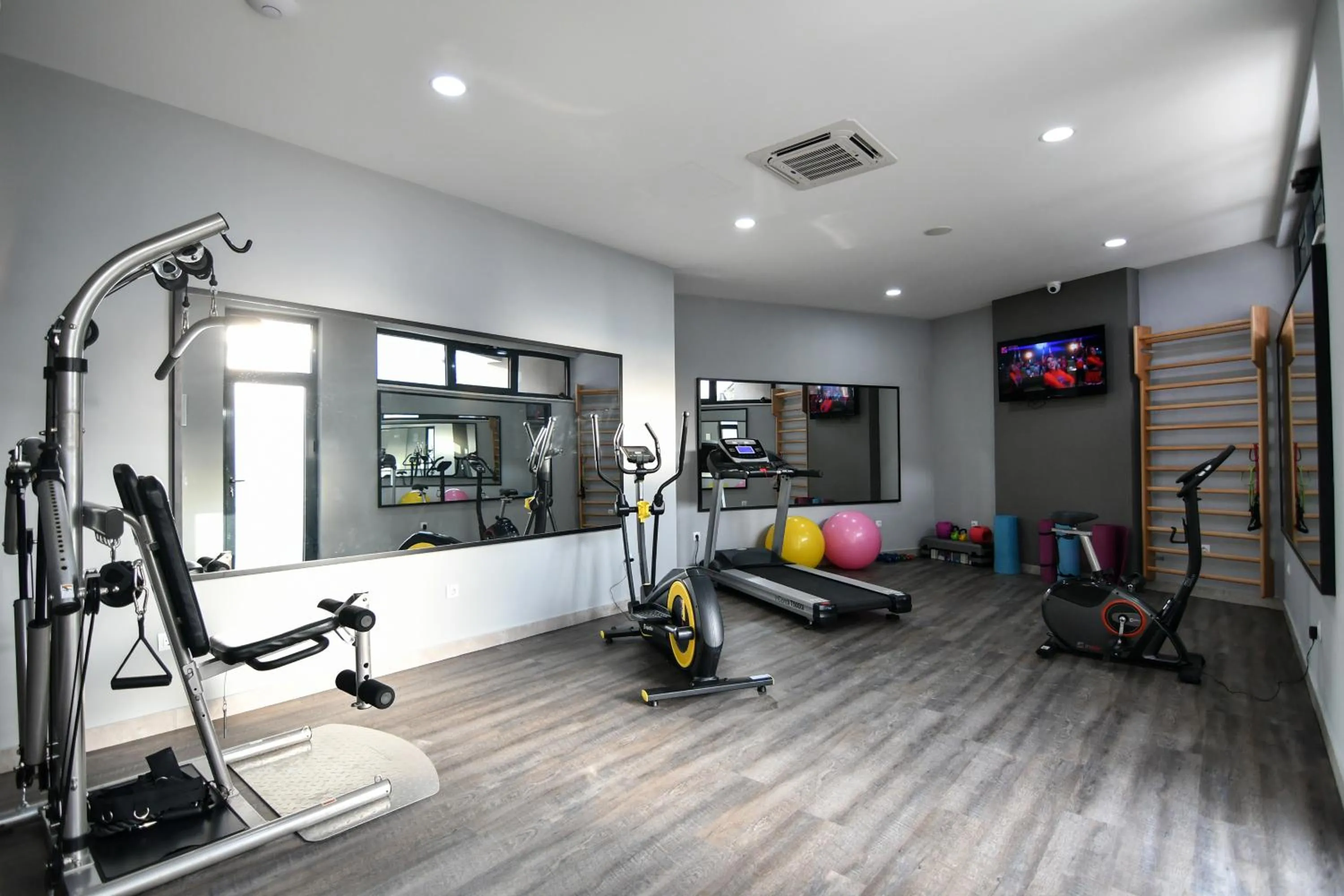 Fitness centre/facilities in Perla Residence Hotel & SPA