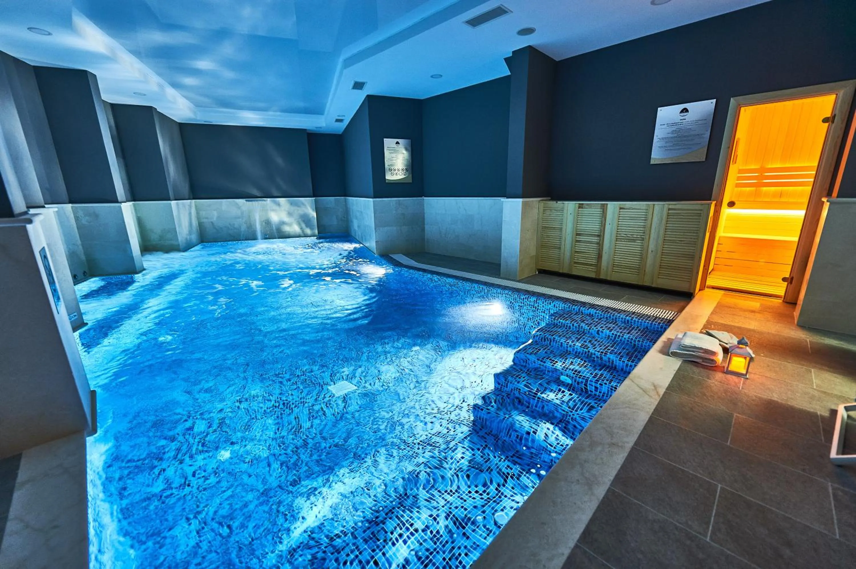 Hot Tub in Perla Residence Hotel & SPA