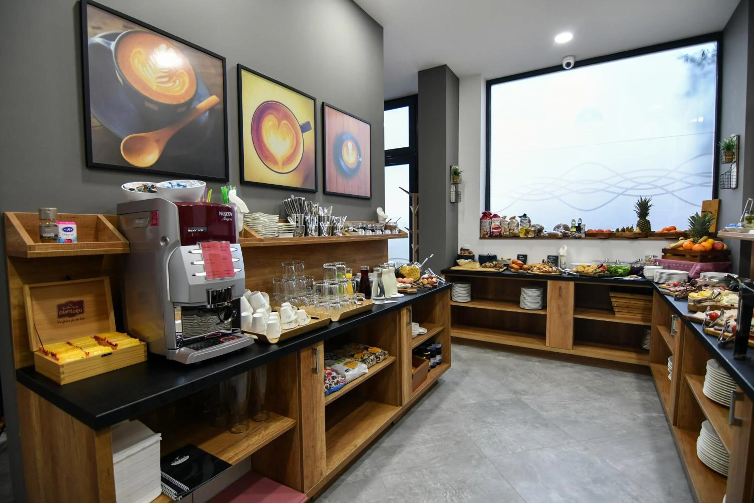 Coffee/tea facilities in Perla Residence Hotel & SPA