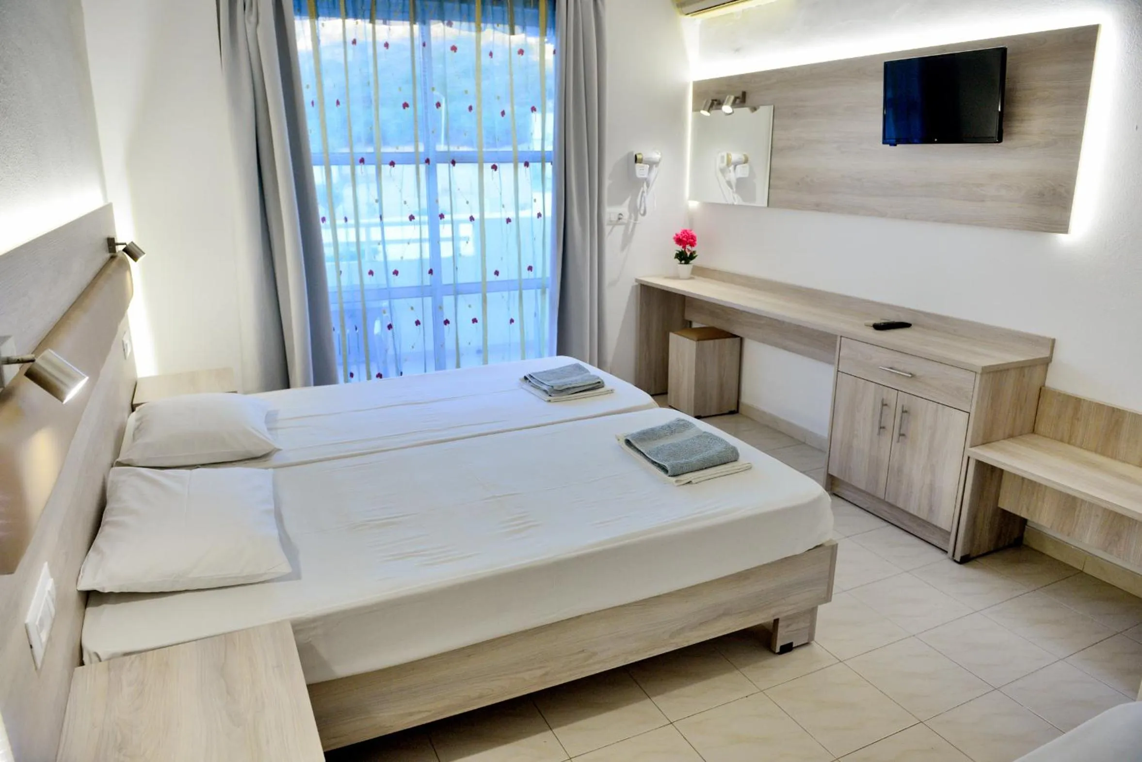 Balcony/Terrace, Bed in Maroula Studios