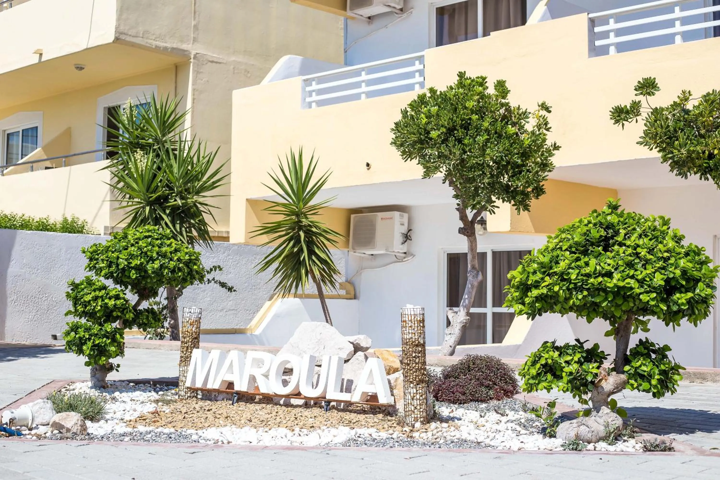 Facade/entrance in Maroula Studios