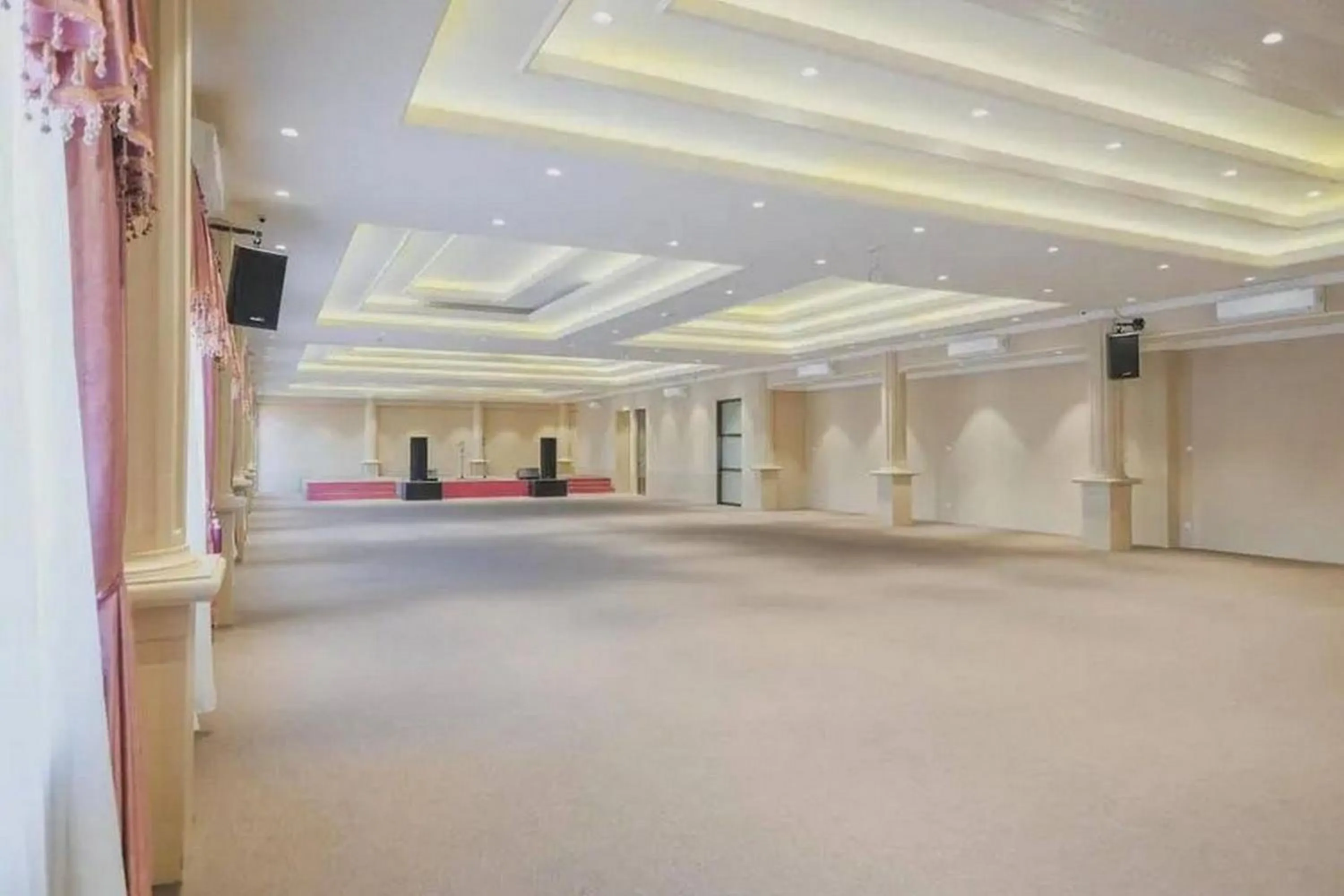 Meeting/conference room in Sans Vibes Joe Hotel Soekarno Hatta Airport