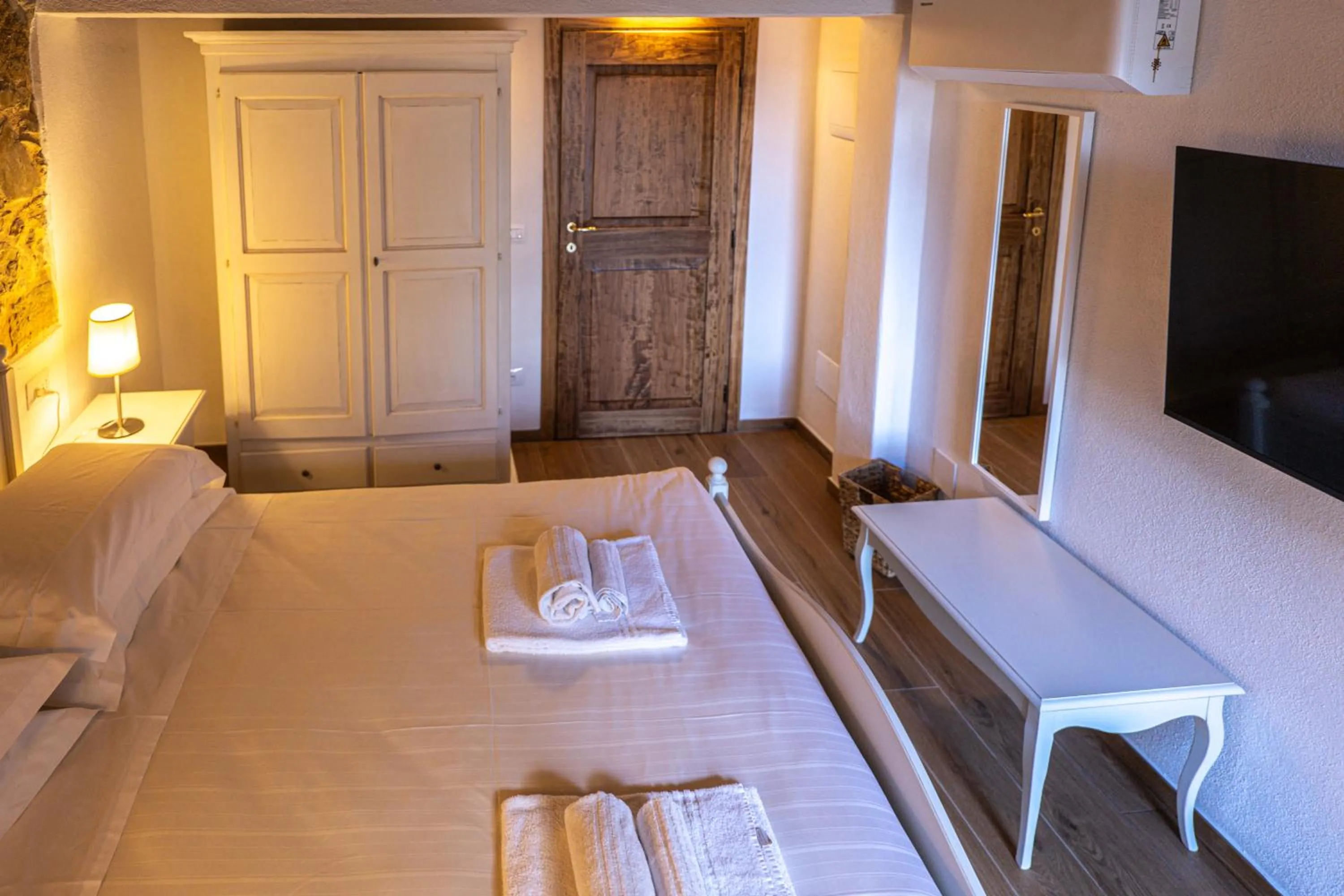 Bedroom, Bed in Borgo Il Poggiaccio Residenza Turistico Alberghiera