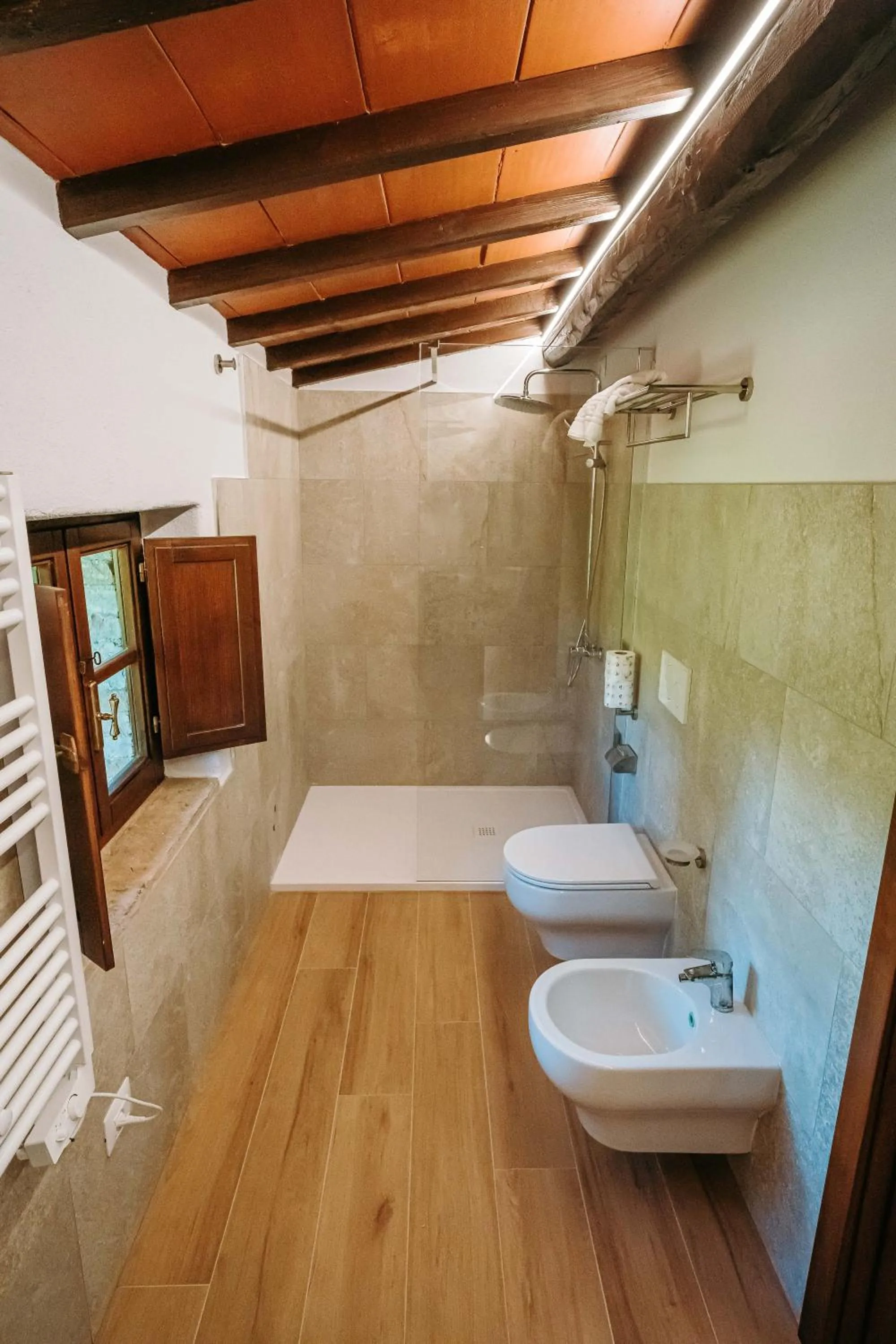 Shower in Borgo Il Poggiaccio Residenza Turistico Alberghiera
