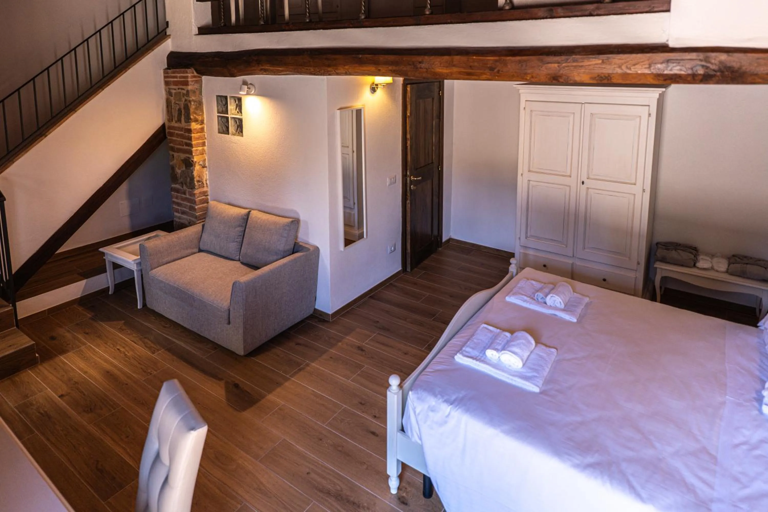 Bedroom, Bed in Borgo Il Poggiaccio Residenza Turistico Alberghiera