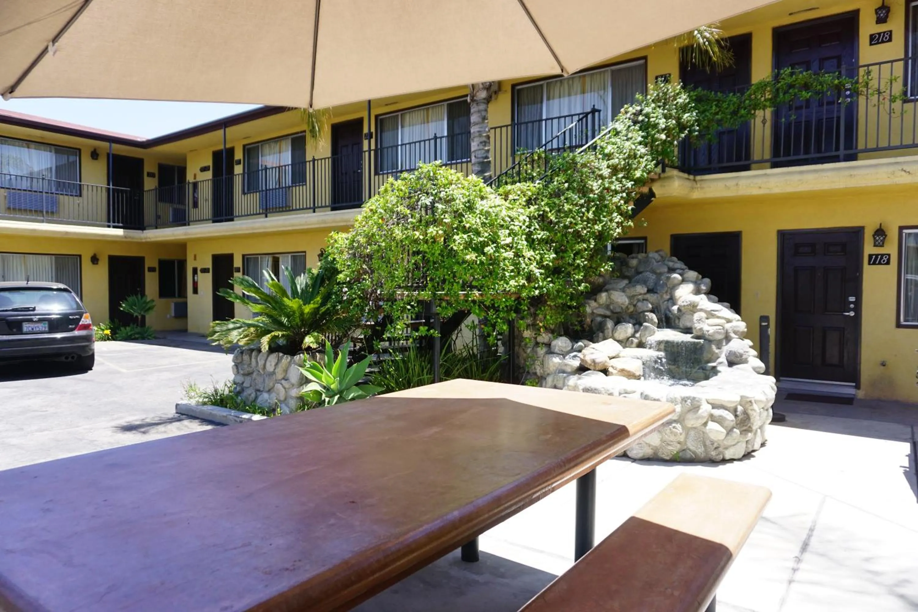 Property building in Casa Bella Inn Downtown LA