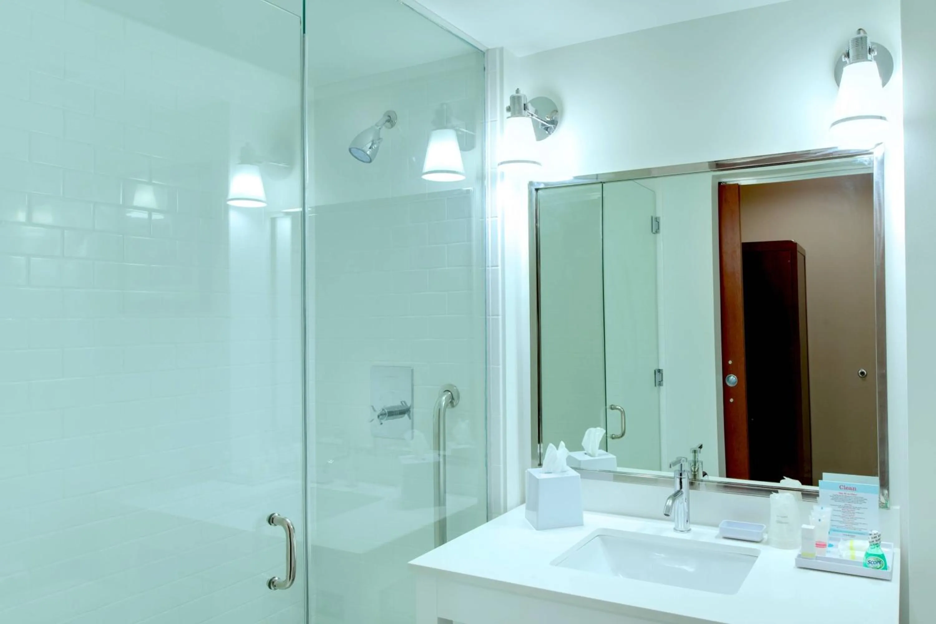 Bathroom in Four Points by Sheraton Oklahoma City Quail Springs