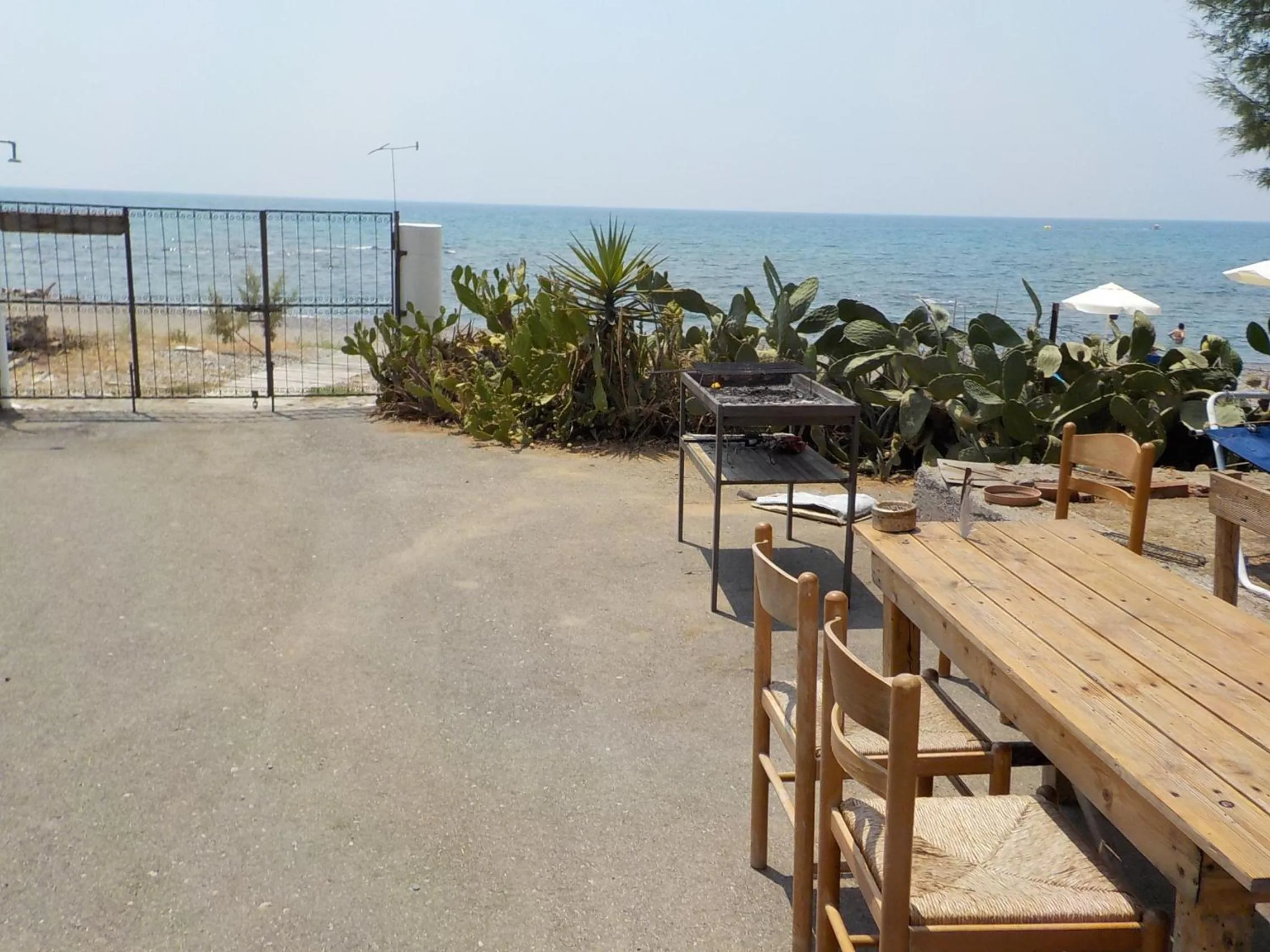 BBQ facilities in Mandorla Apartments