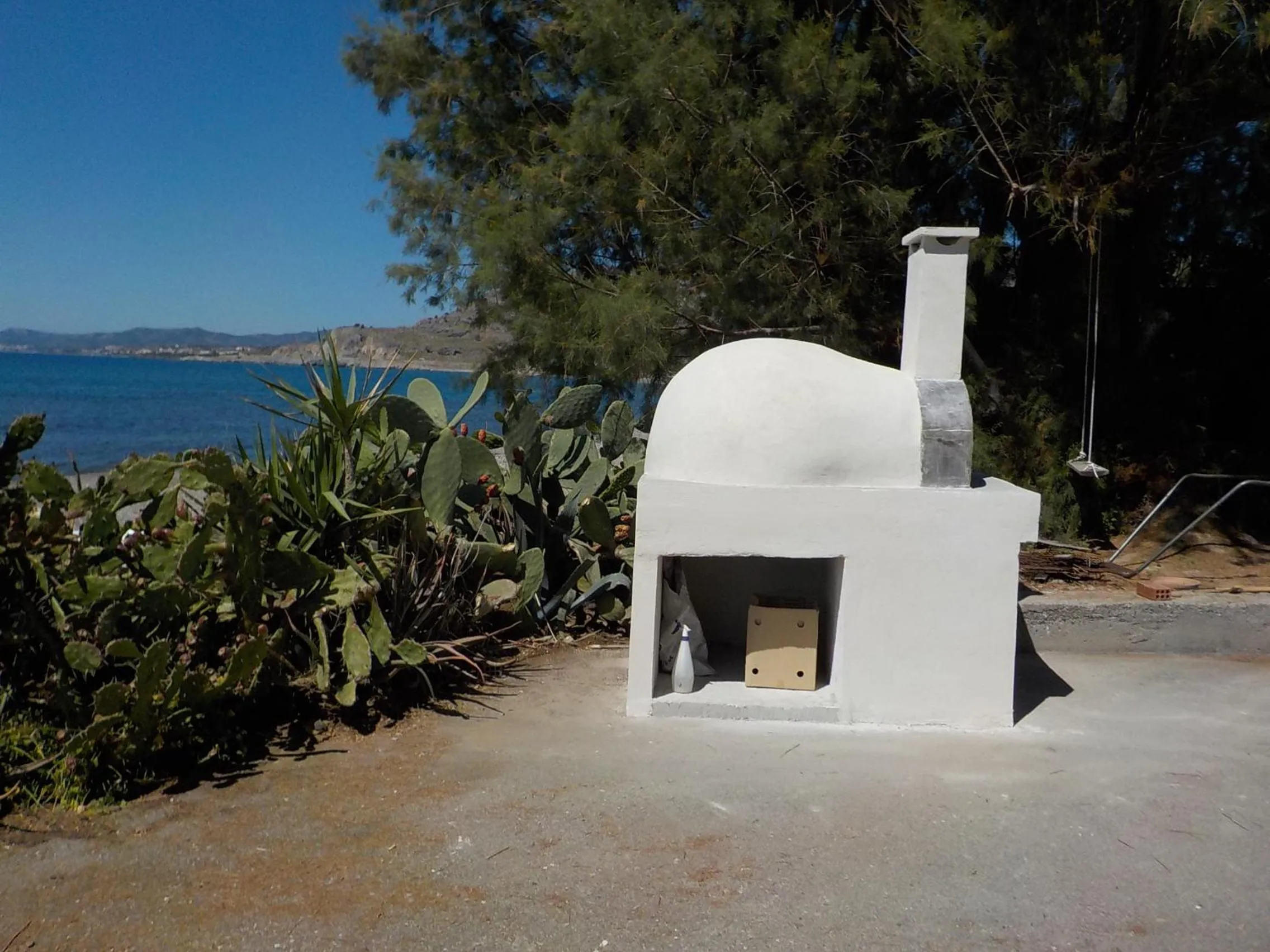 BBQ facilities in Mandorla Apartments