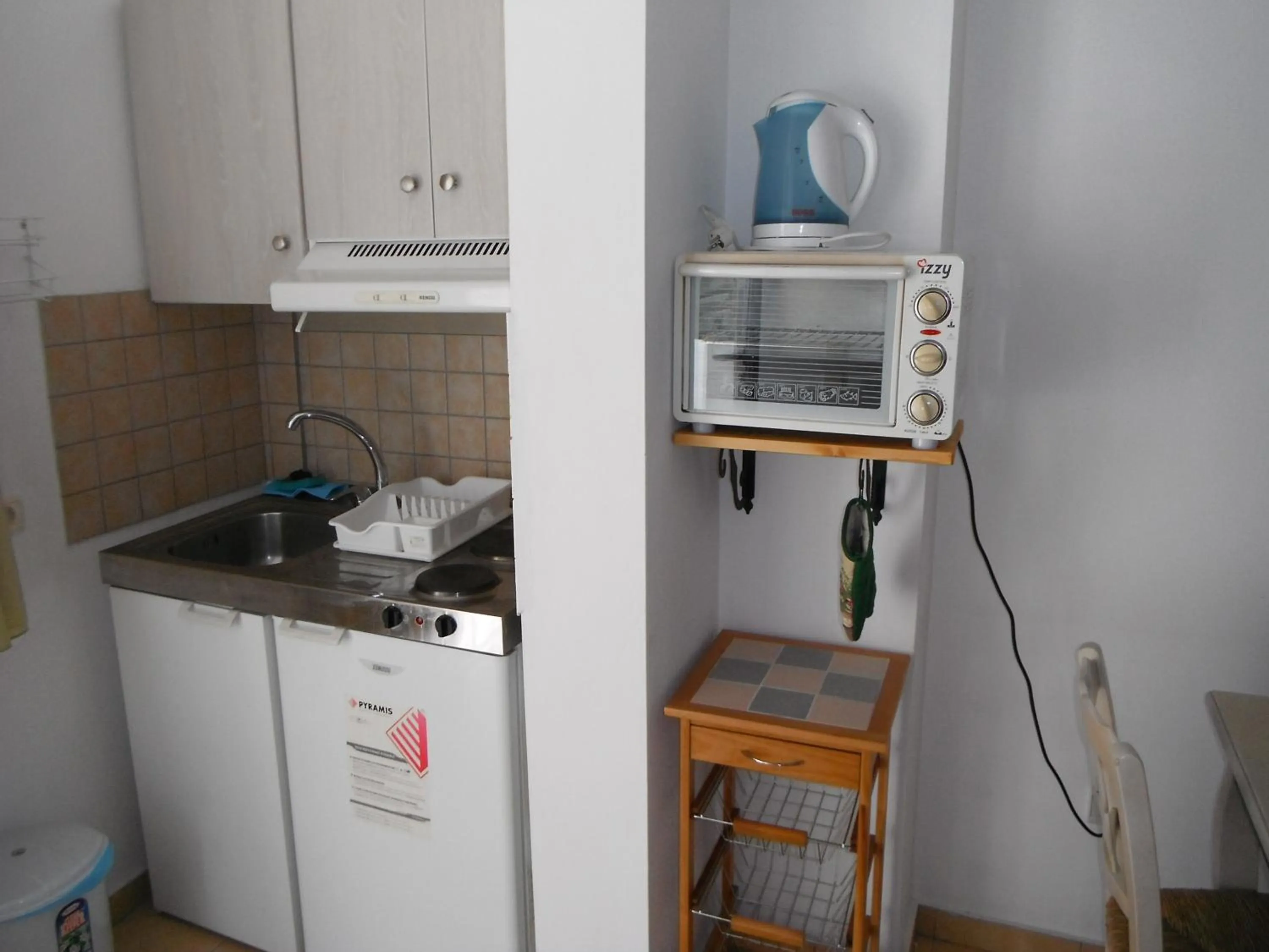 Kitchen or kitchenette in Mandorla Apartments