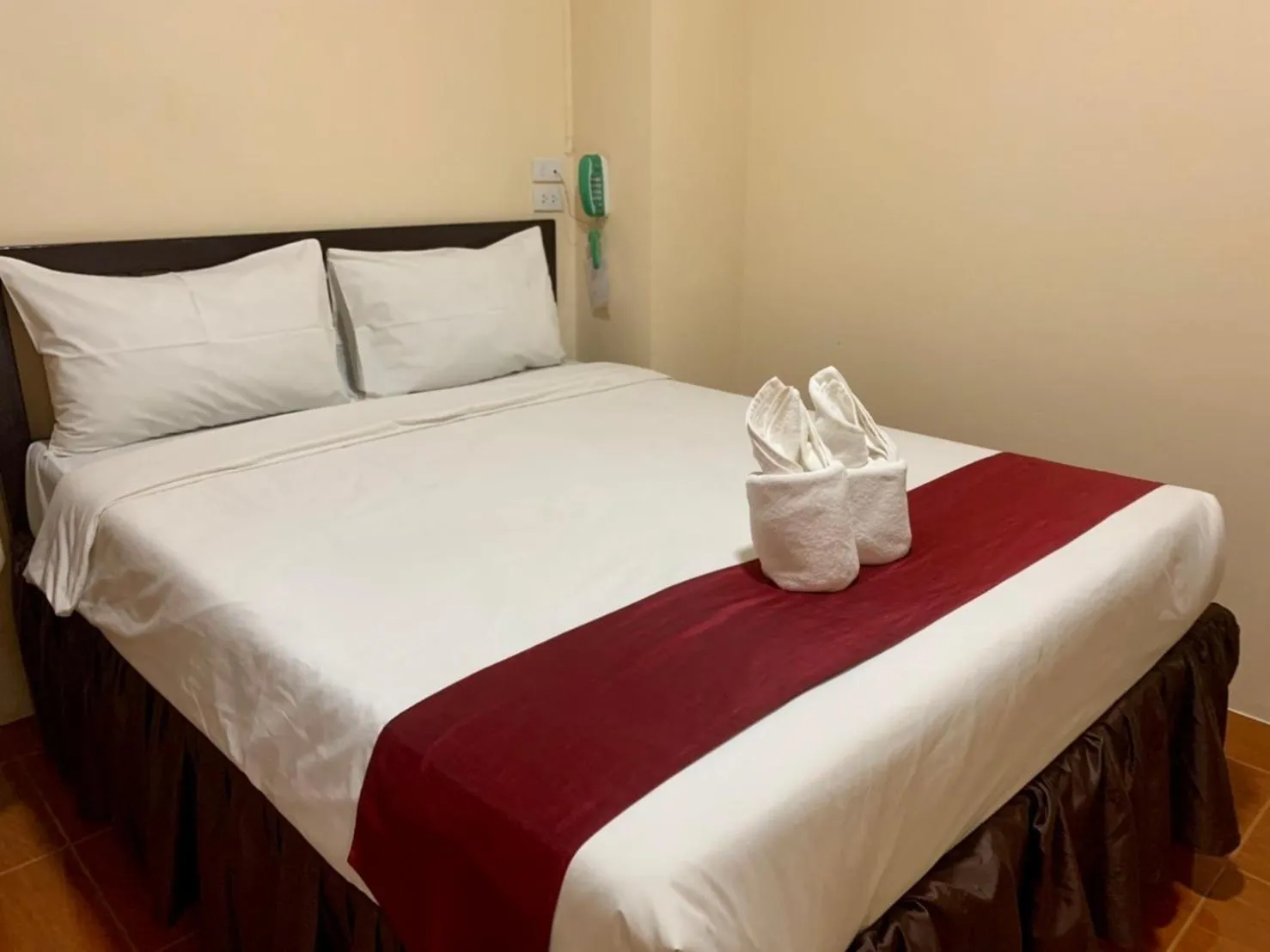 Bedroom, Bed in โรงแรมแอมไอม่อน - Am Amoonds Hotel