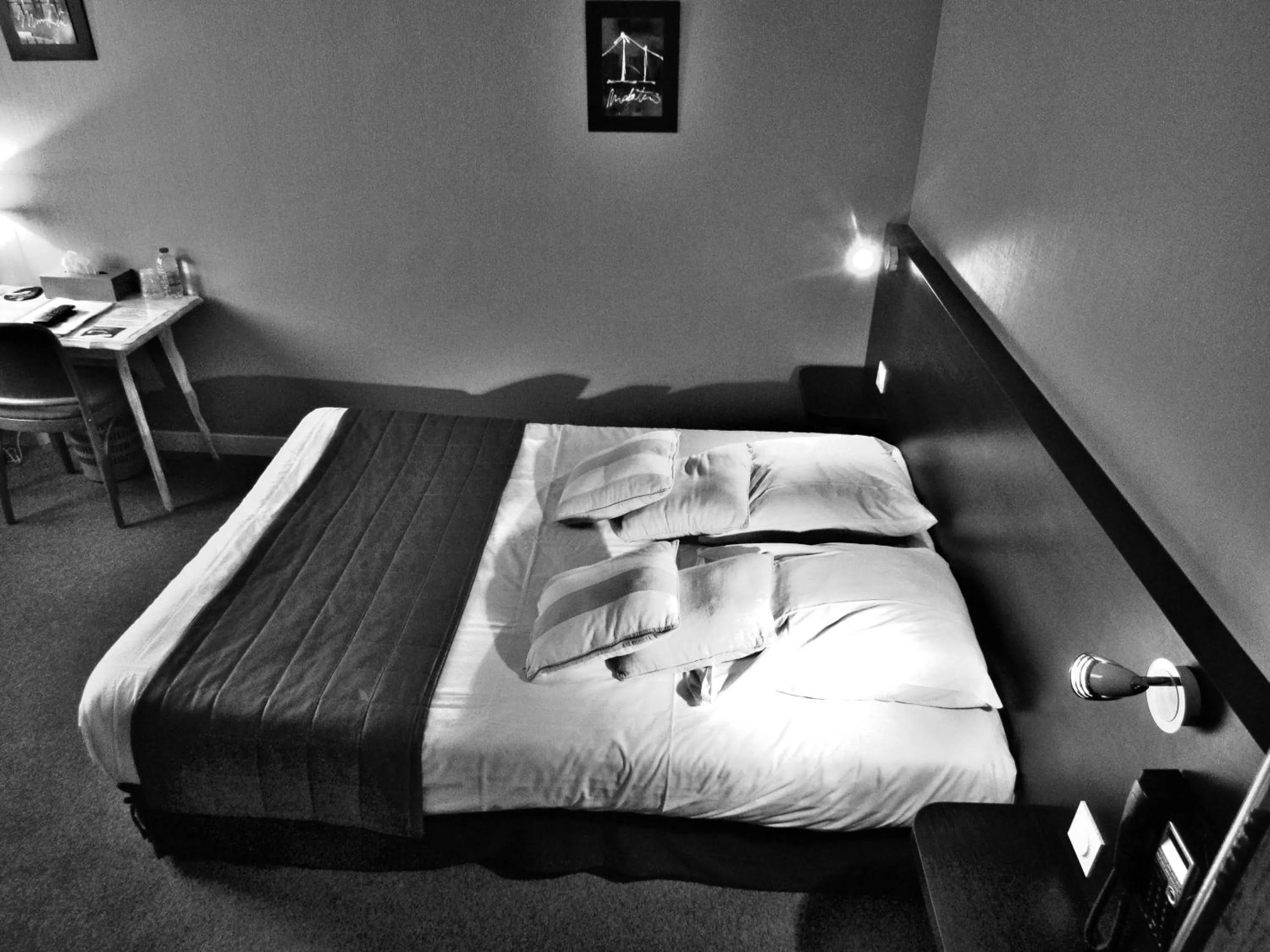 Bedroom, Bed in Hotel Restaurant de la Marne