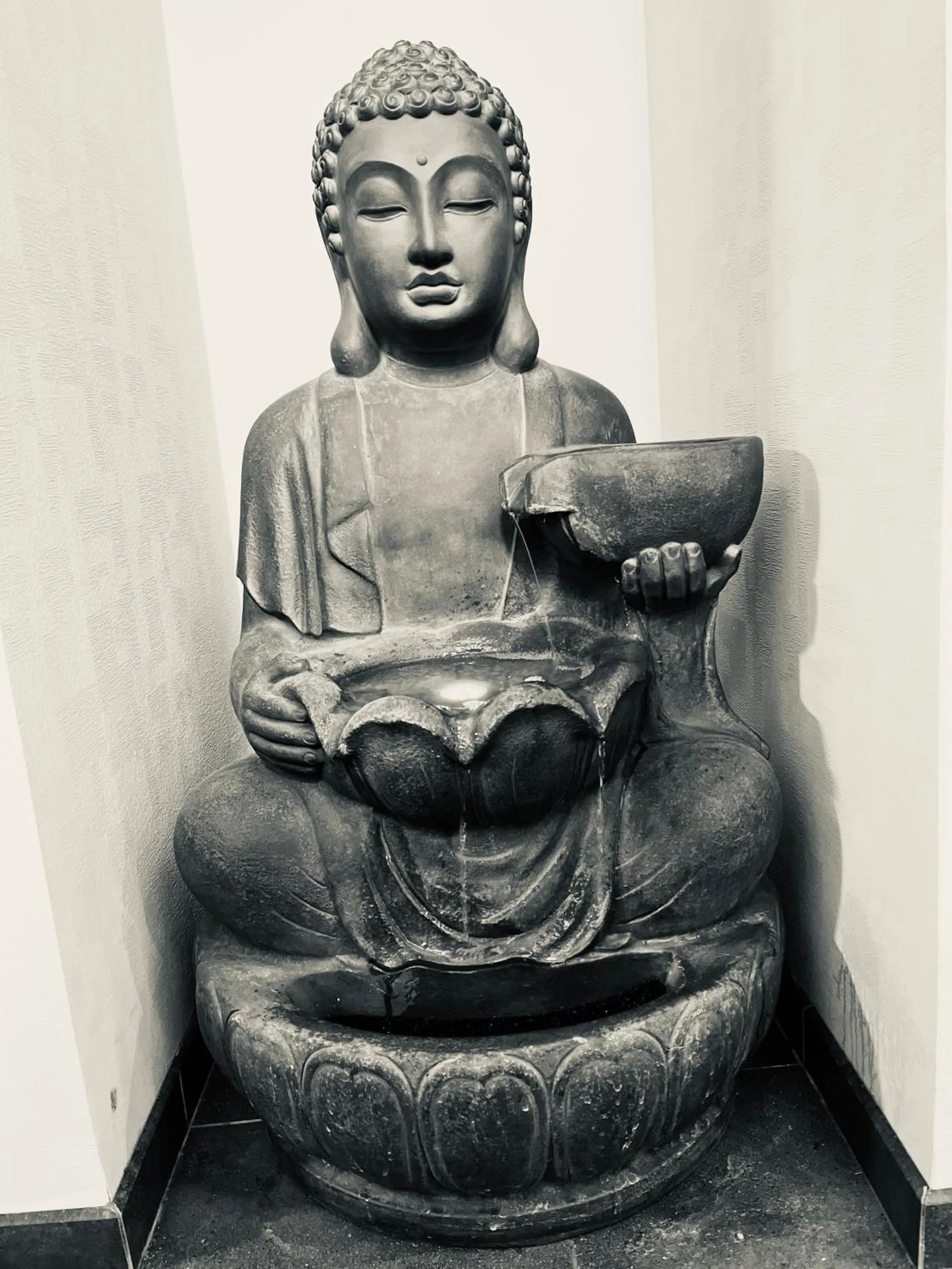 Lobby or reception in Hotel Restaurant de la Marne