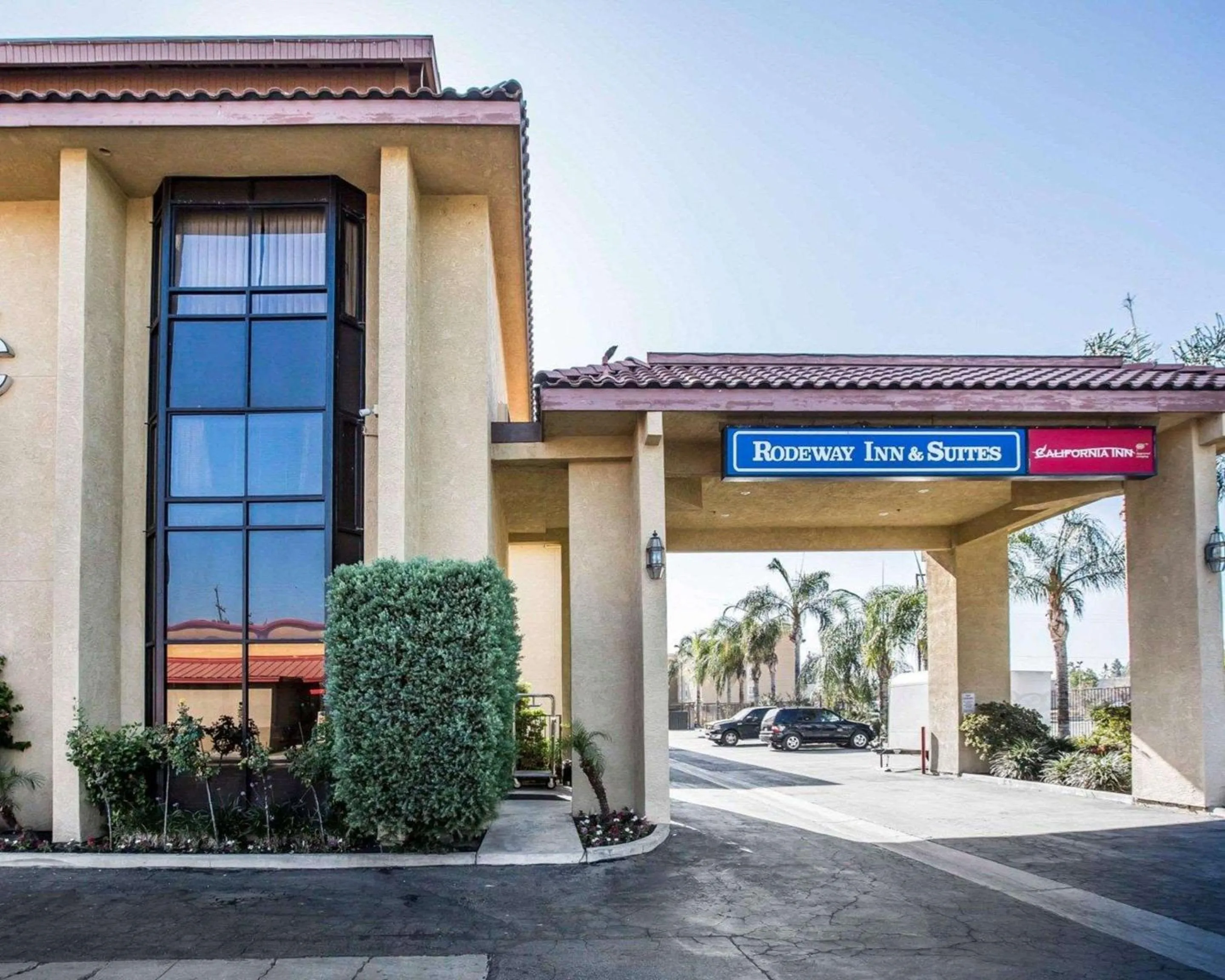 Property building in California Inn and Suites Bakersfield