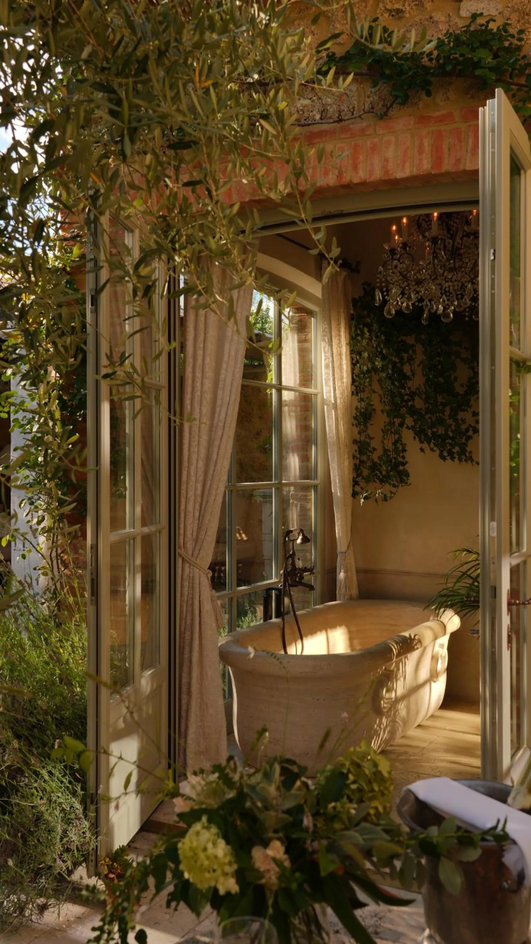Suite with Private Pool in Borgo Santo Pietro