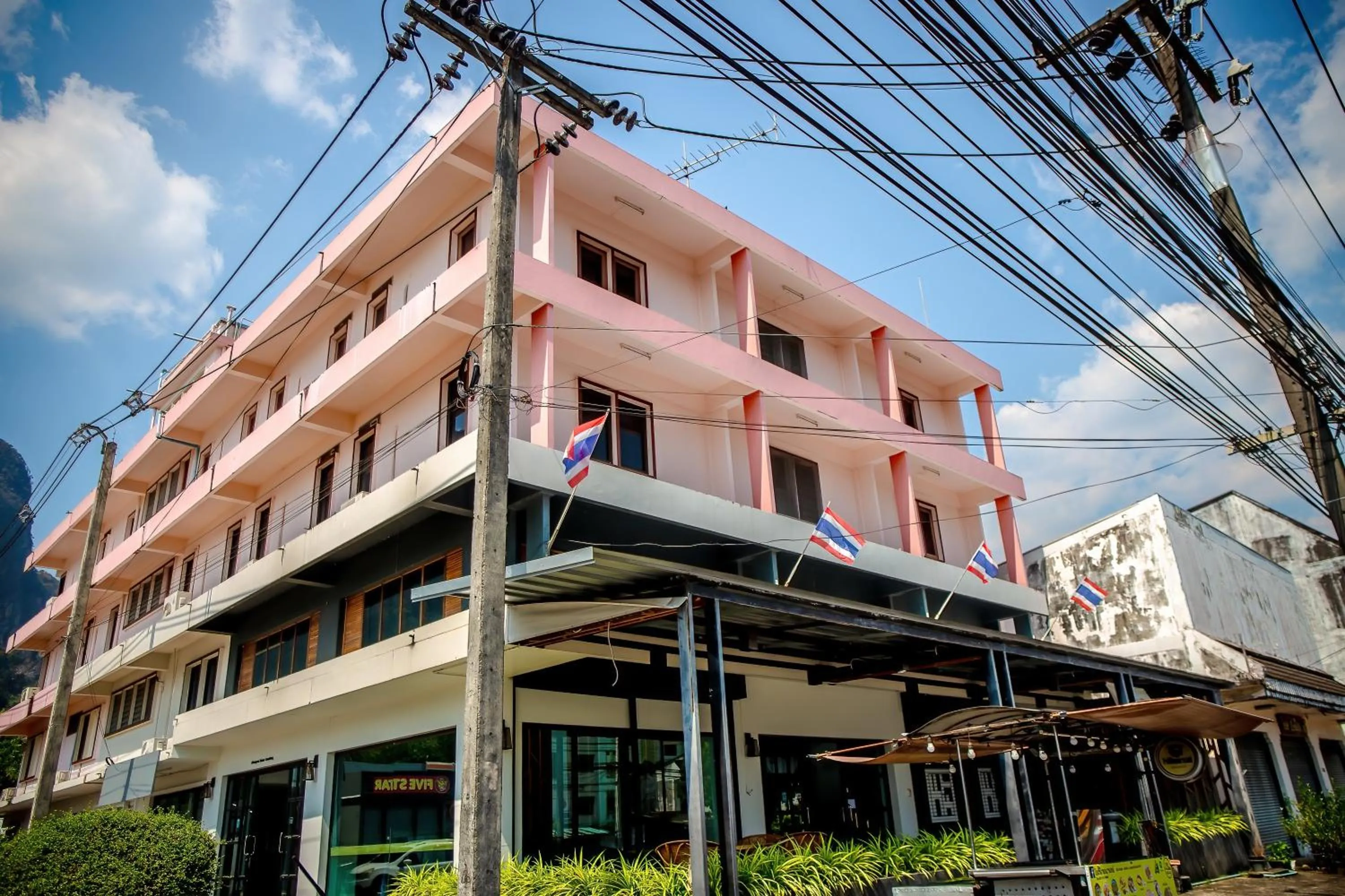 Property building in Lukmuang 2 Hotel