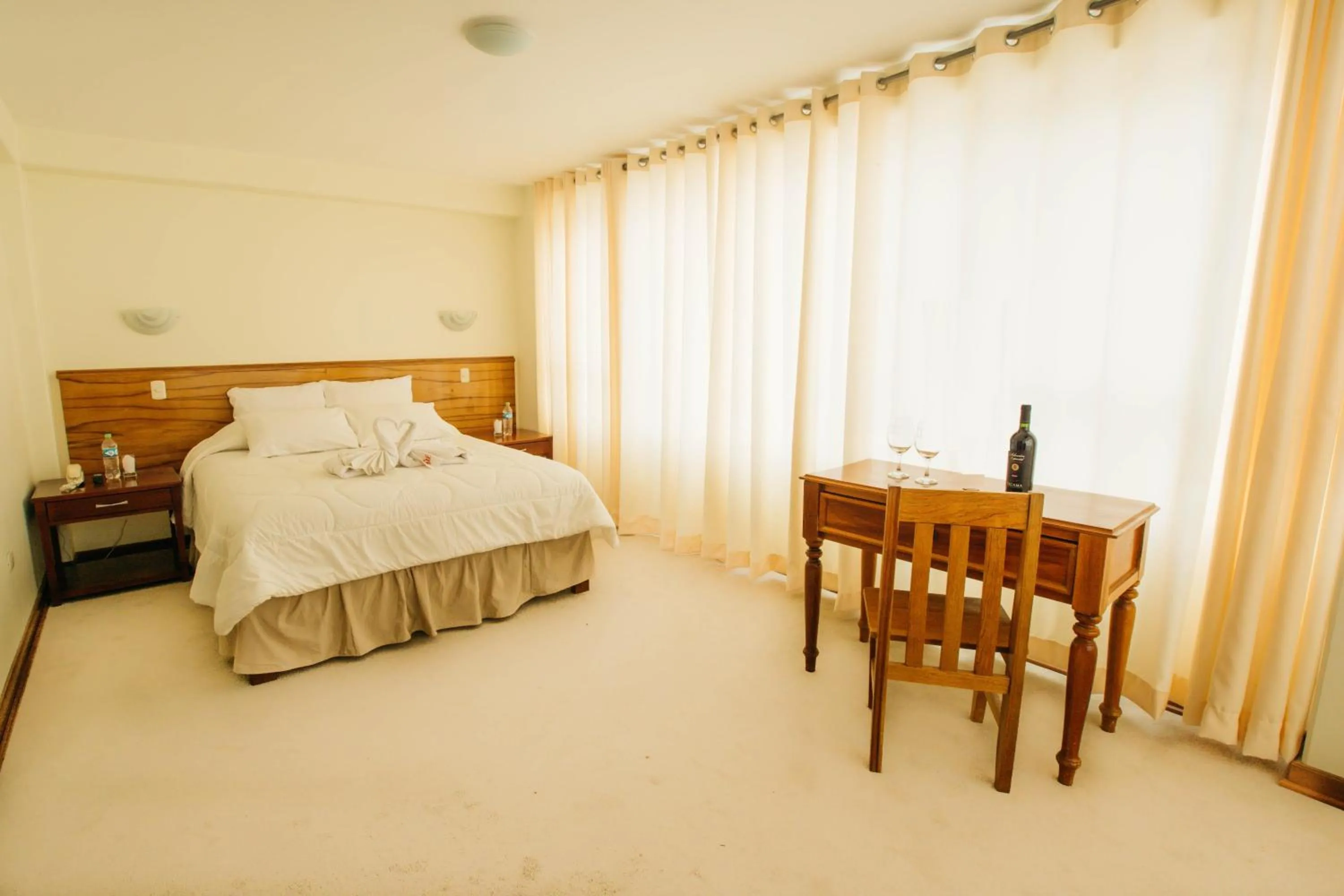 Photo of the whole room, Bed in Kaaro Hotel El Buho