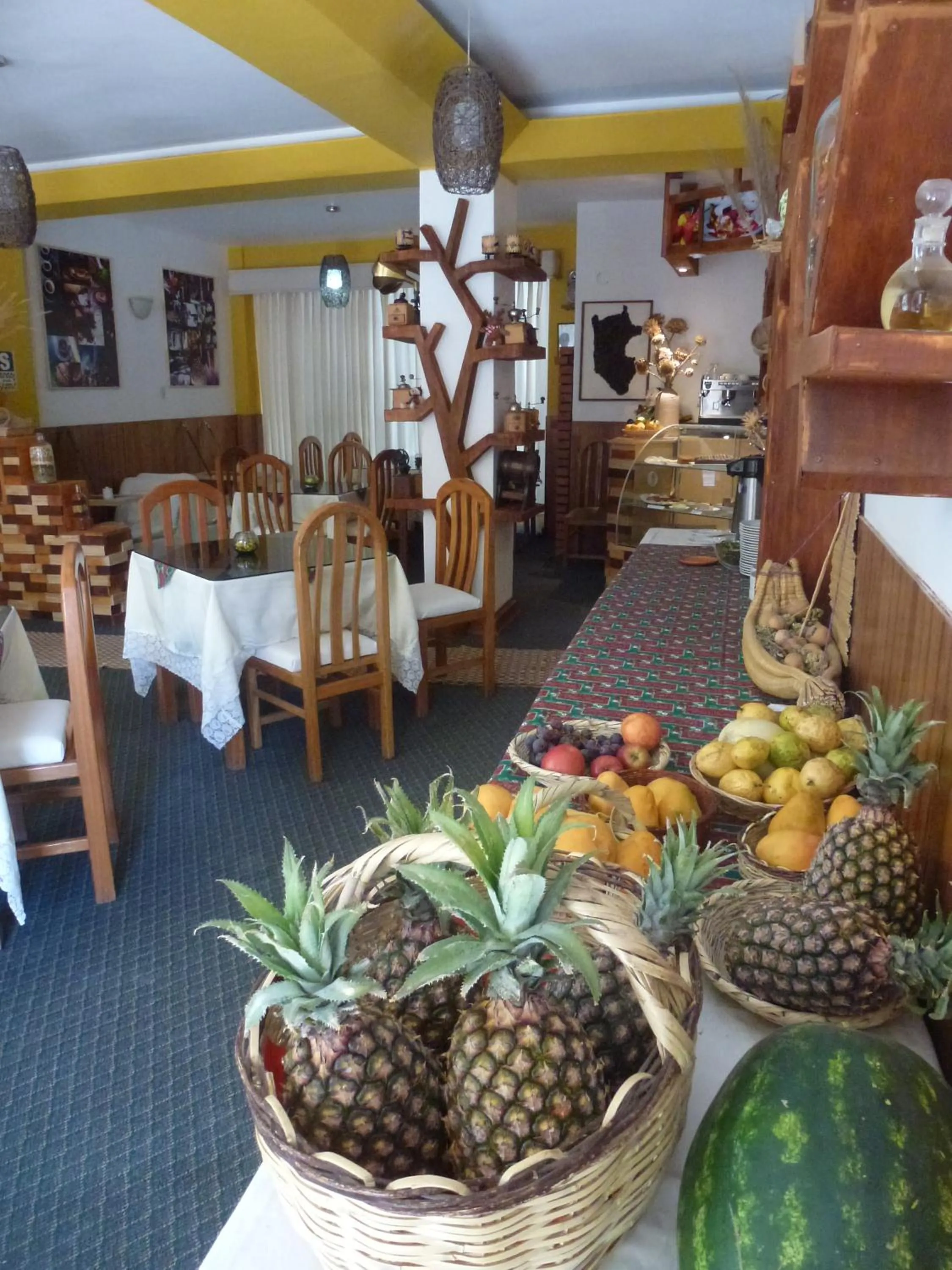 Restaurant/places to eat in Kaaro Hotel El Buho