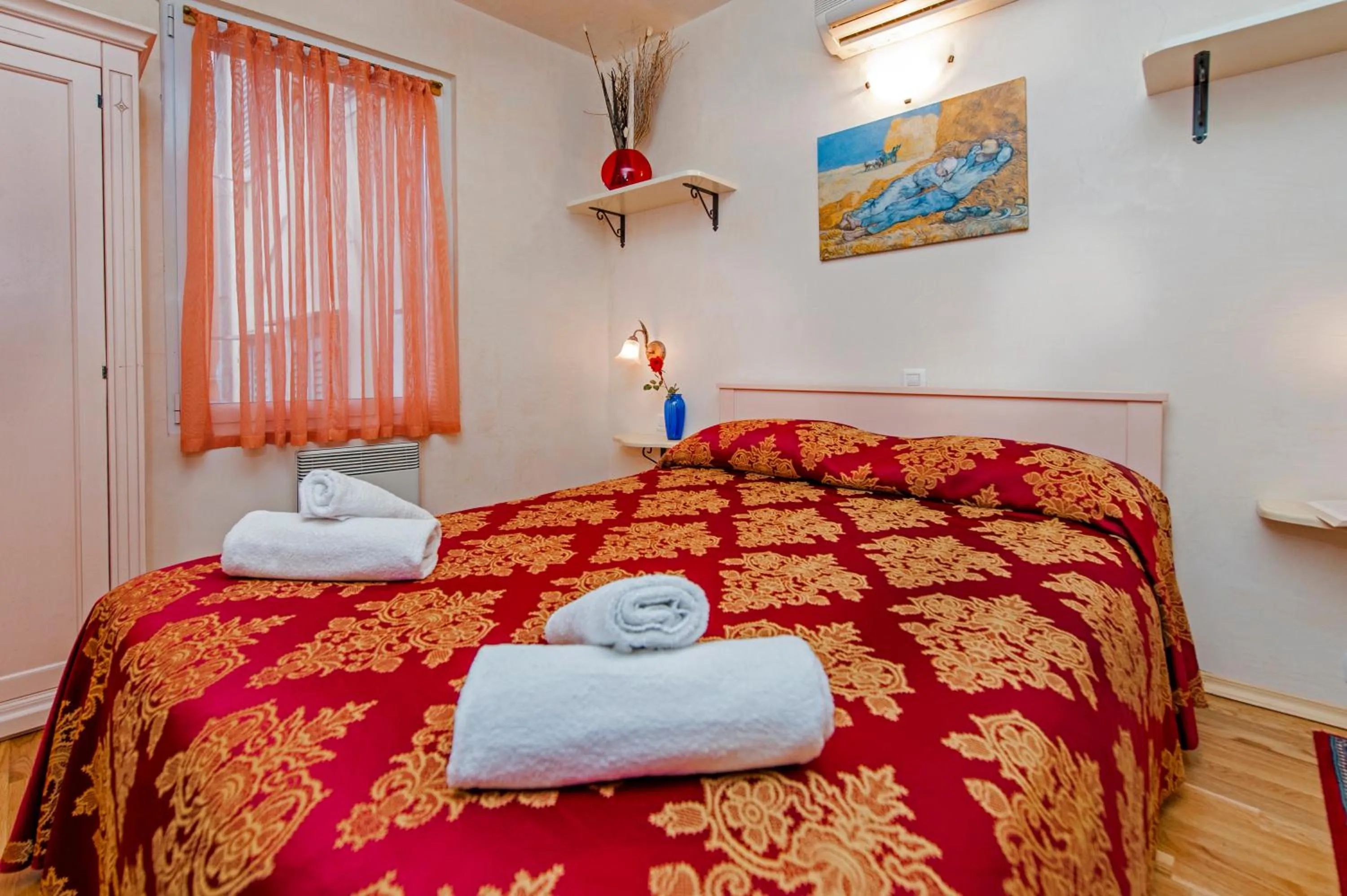 Bed in Residence LA CARERA Centro Storico