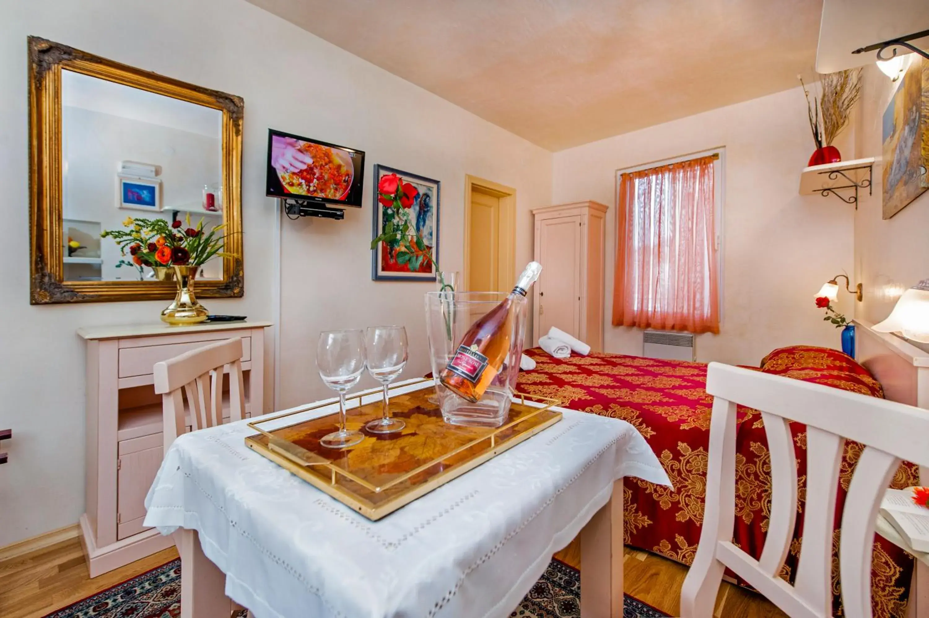 Double Room in Residence LA CARERA Centro Storico Double Room in Residence LA CARERA Centro Storico