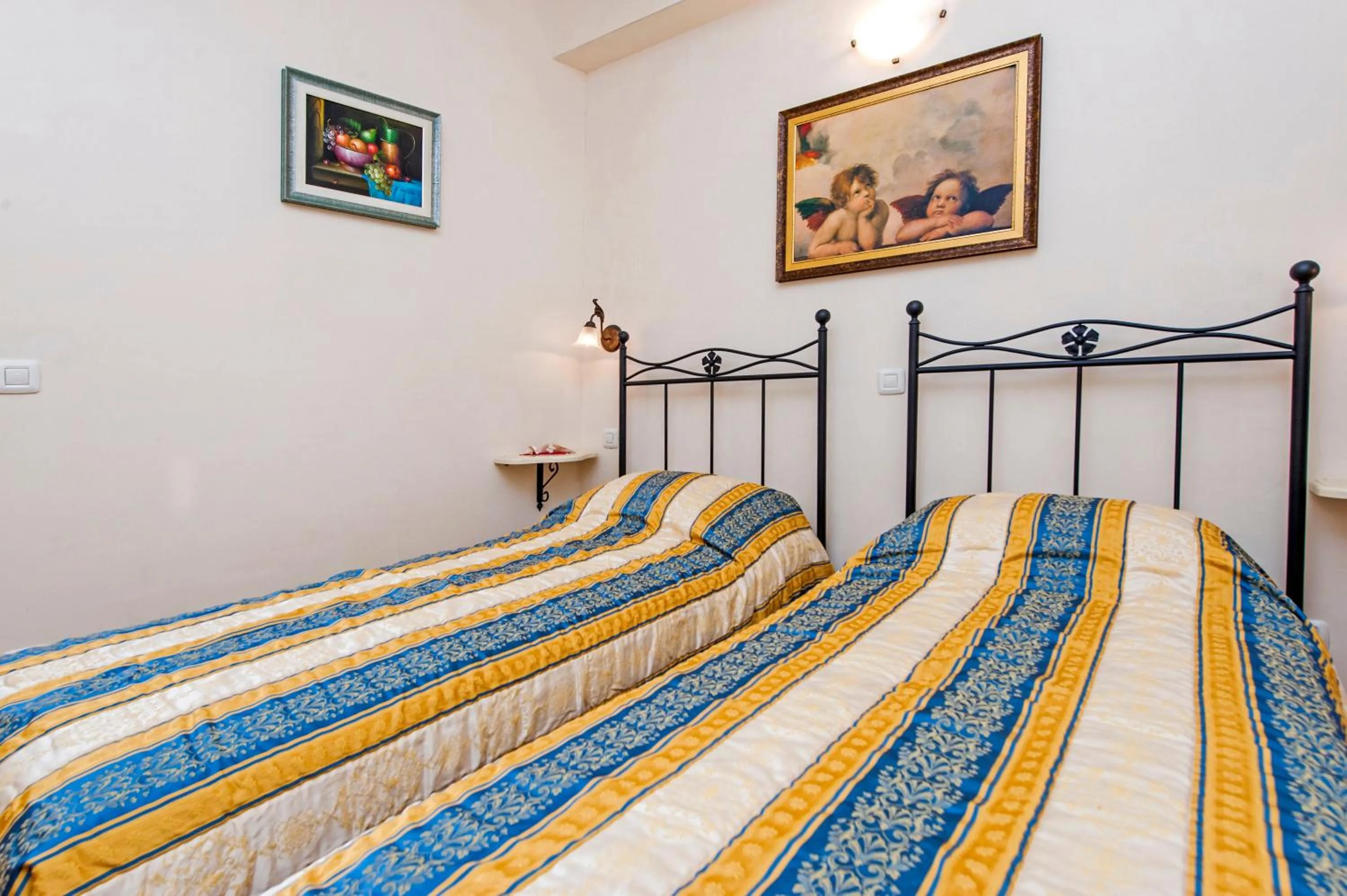 Bed in Residence LA CARERA Centro Storico