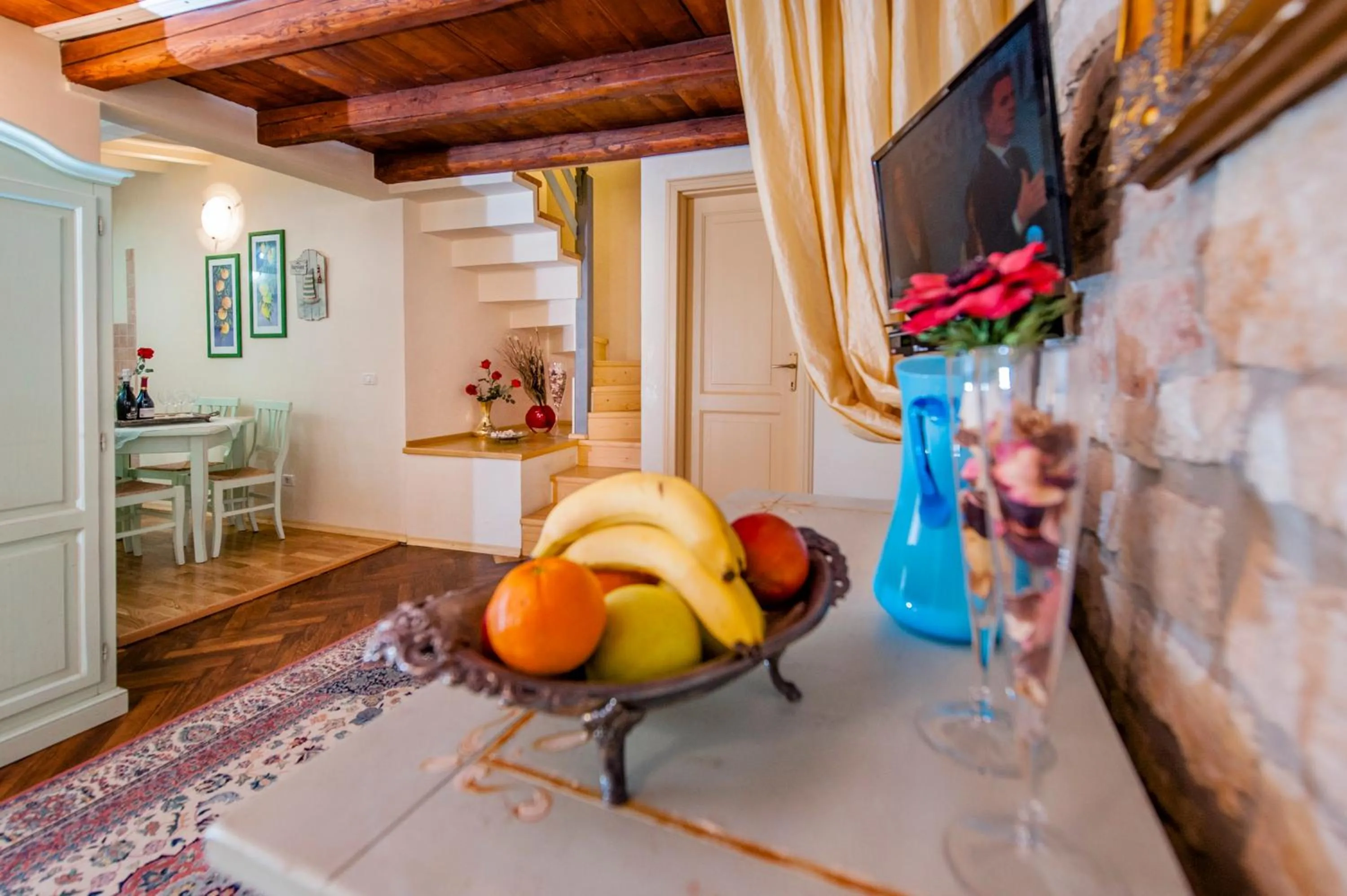 Photo of the whole room in Residence LA CARERA Centro Storico