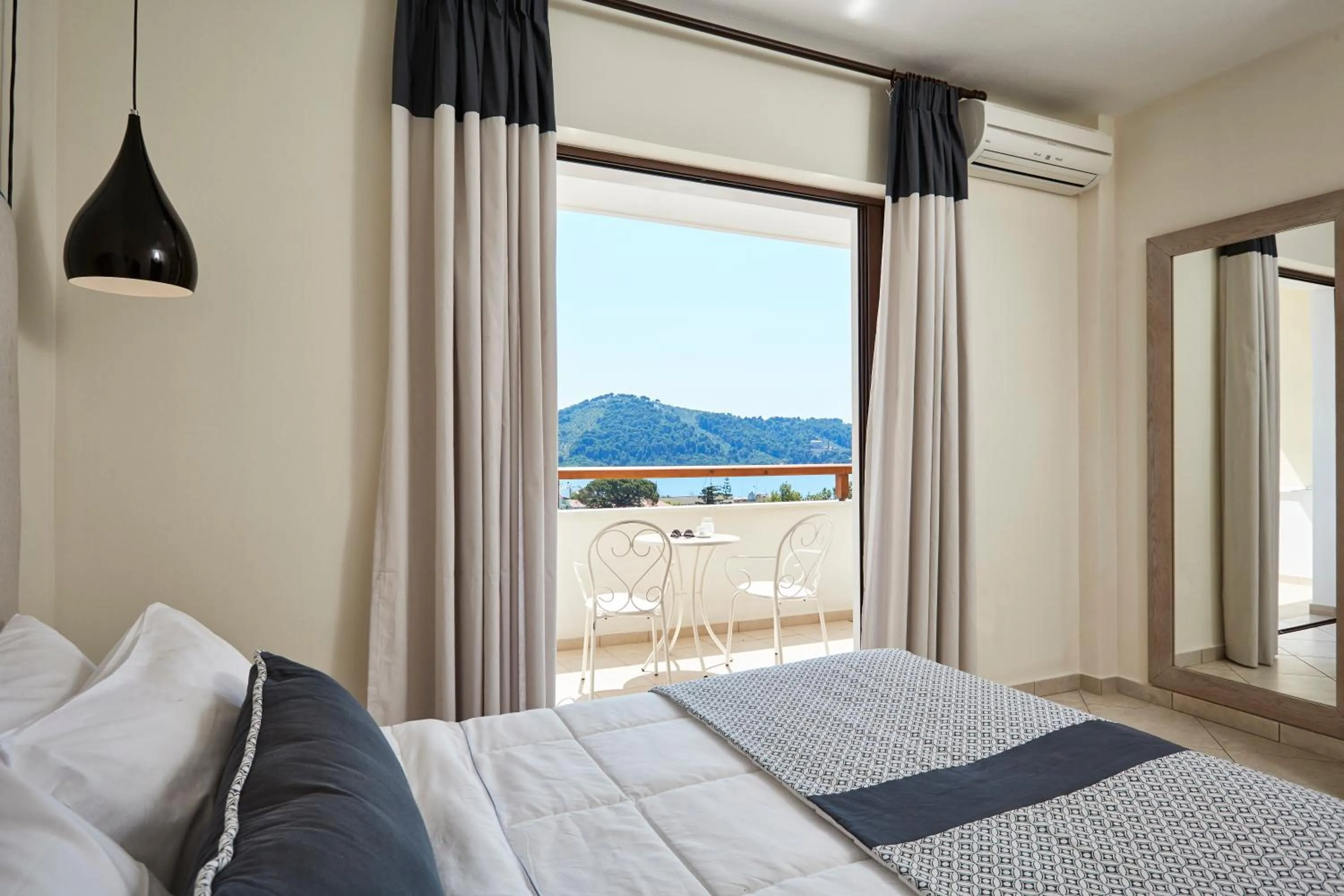 Bedroom, Bed in Skiathos Living