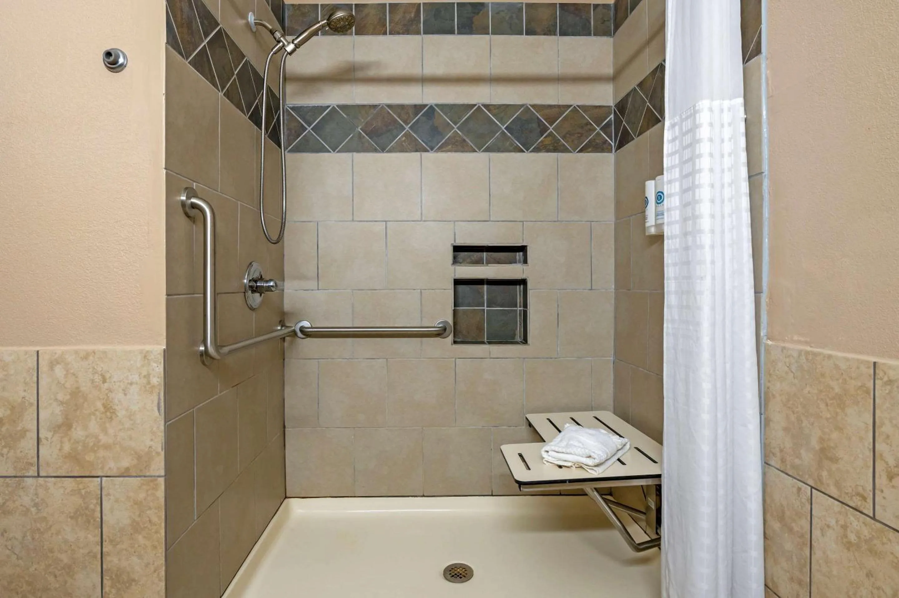 Bedroom in Econo Lodge