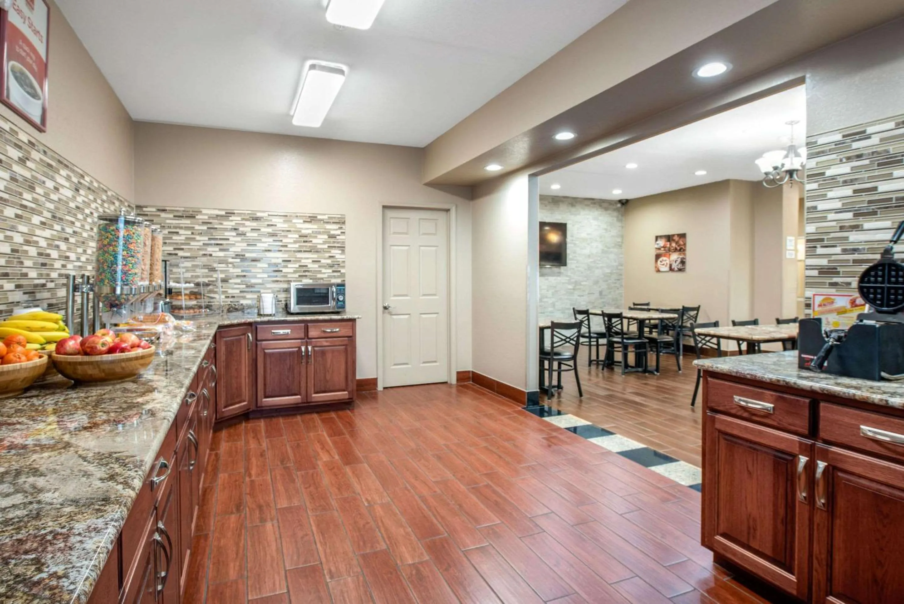 Breakfast in Econo Lodge