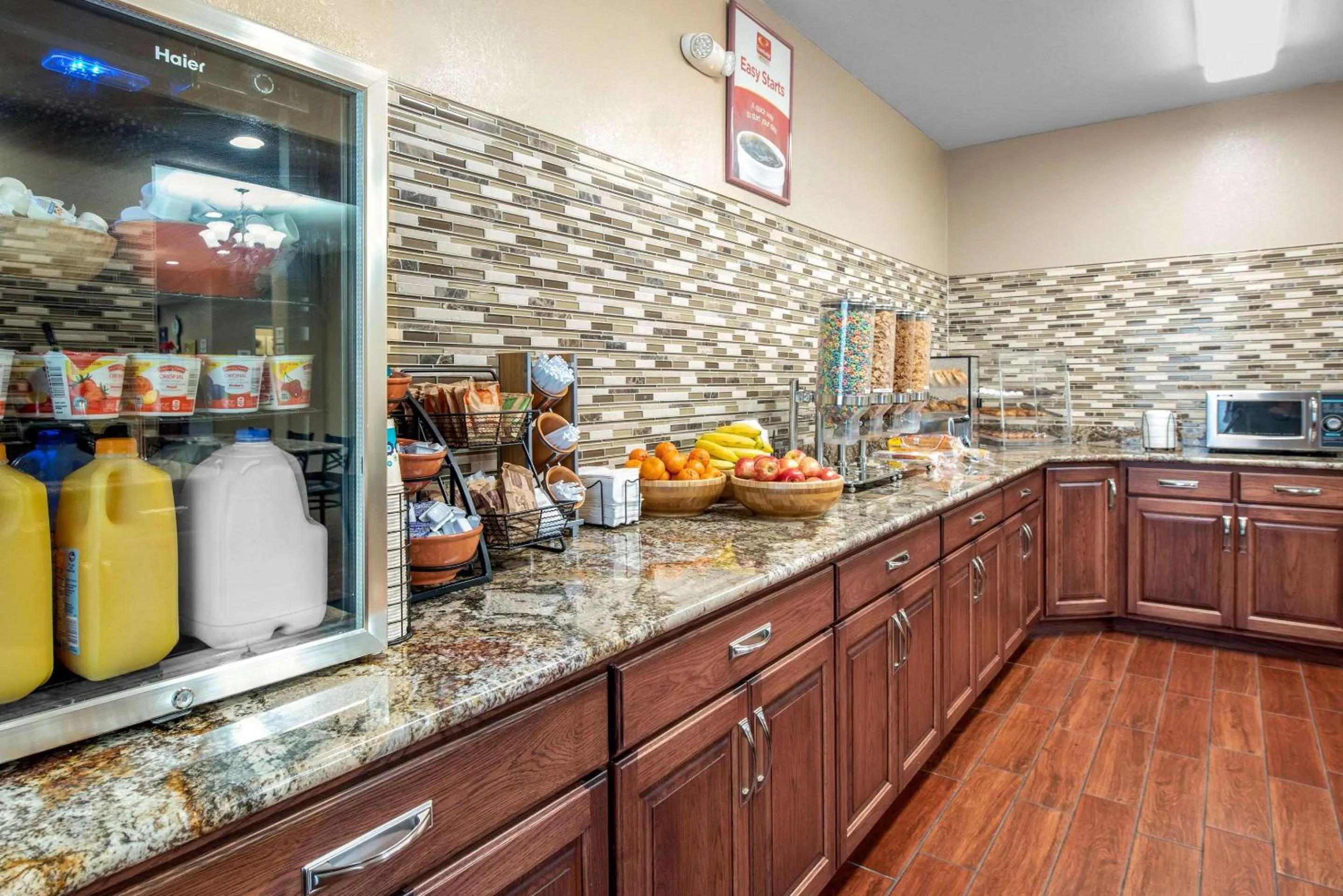 Breakfast in Econo Lodge