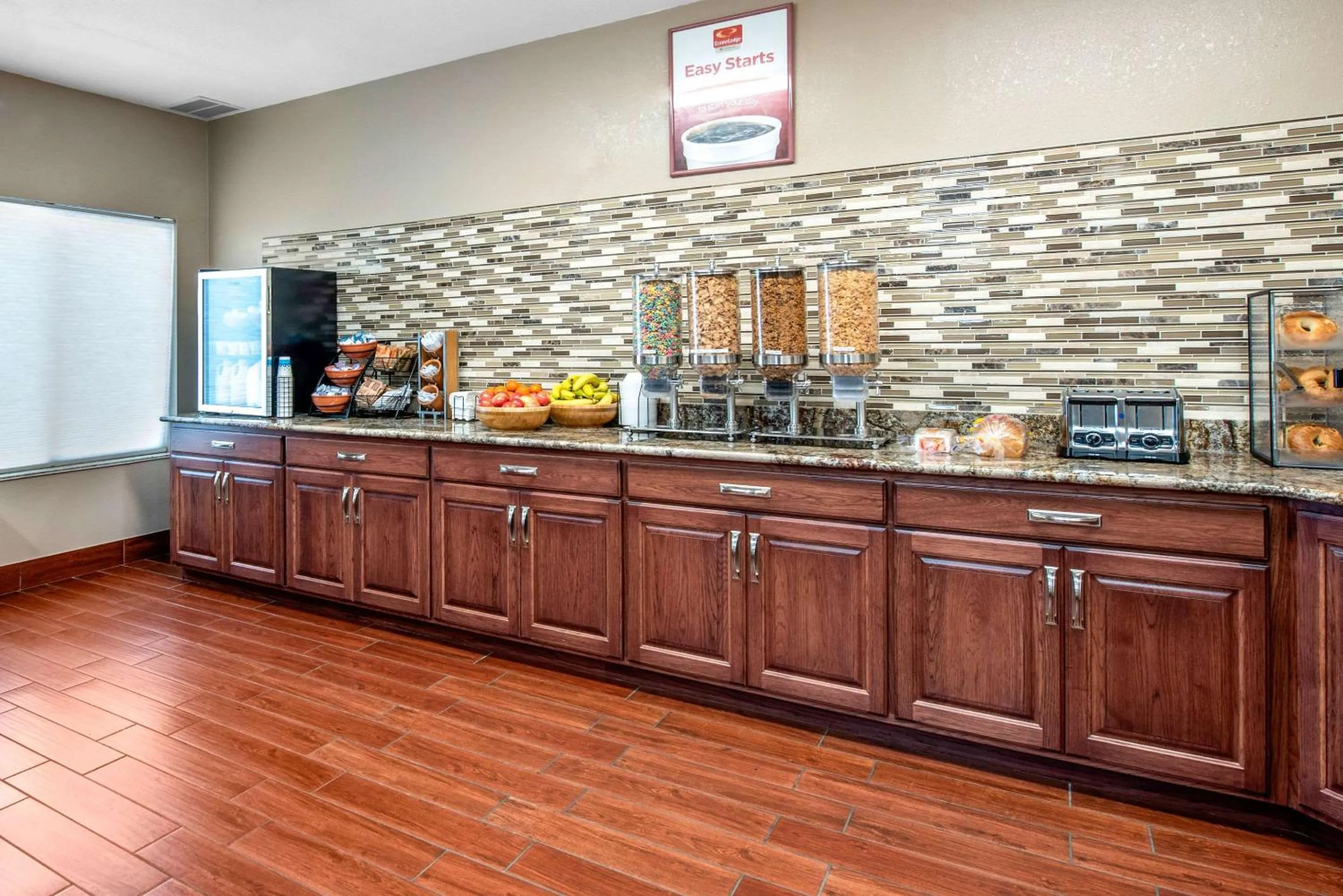 Breakfast in Econo Lodge