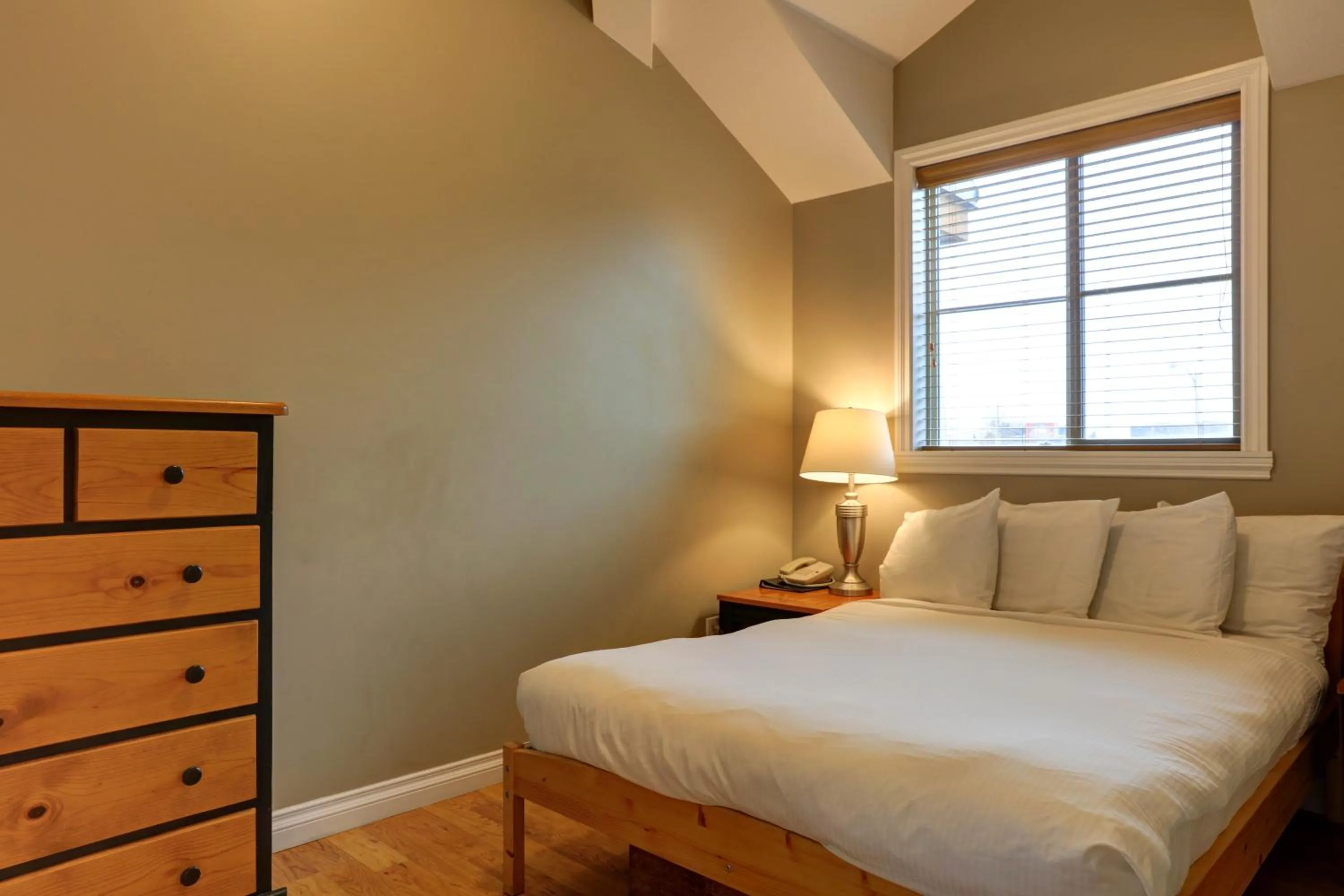 Bed in Vedder River Inn