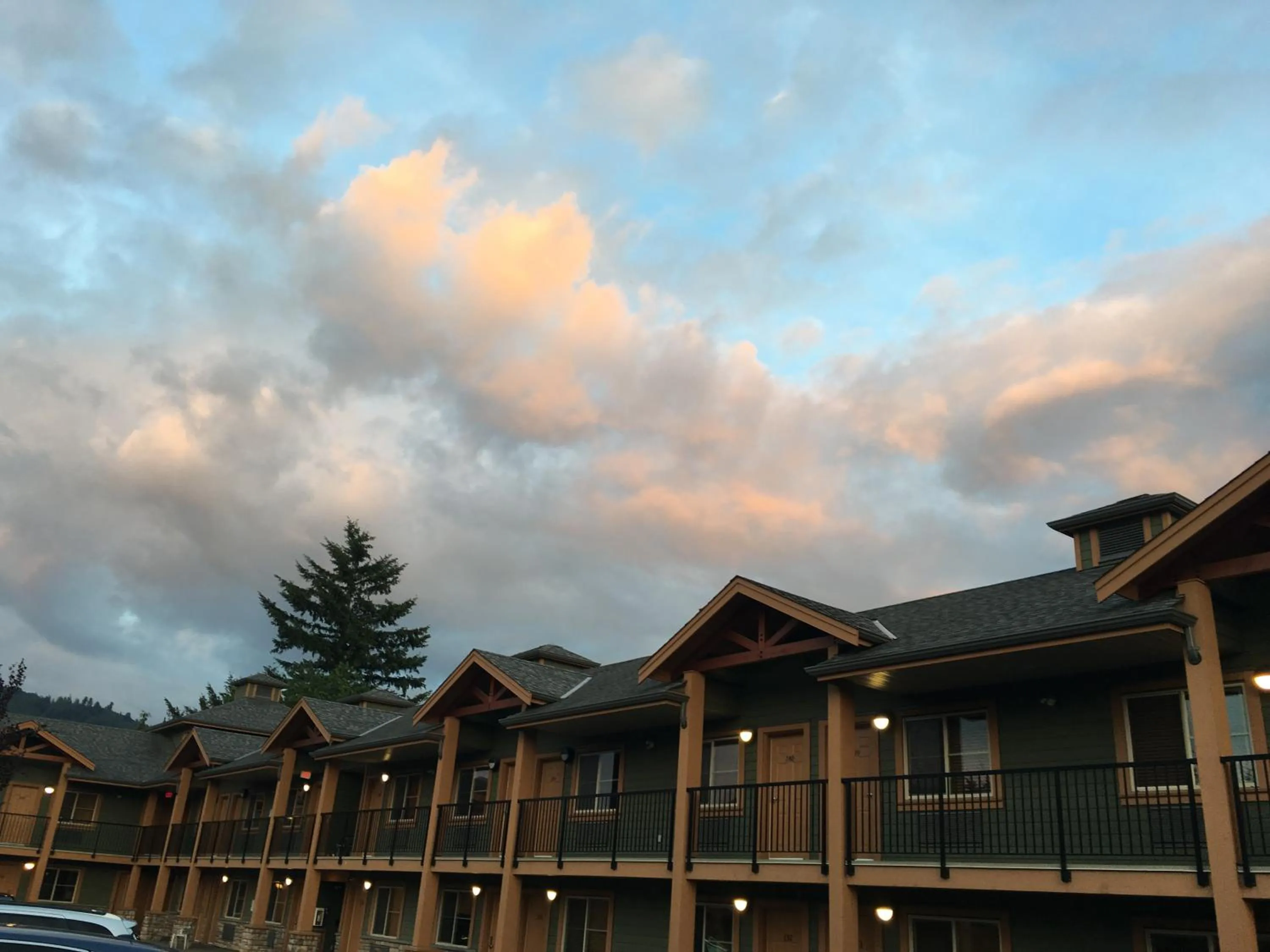 Property building in Vedder River Inn