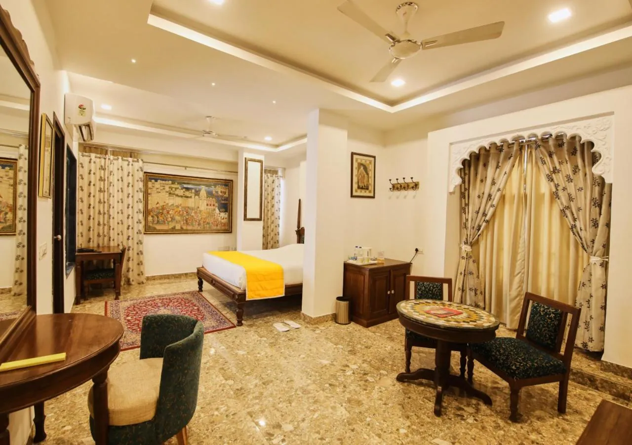 Photo of the whole room in Bloom Boutique l Lake Pichola