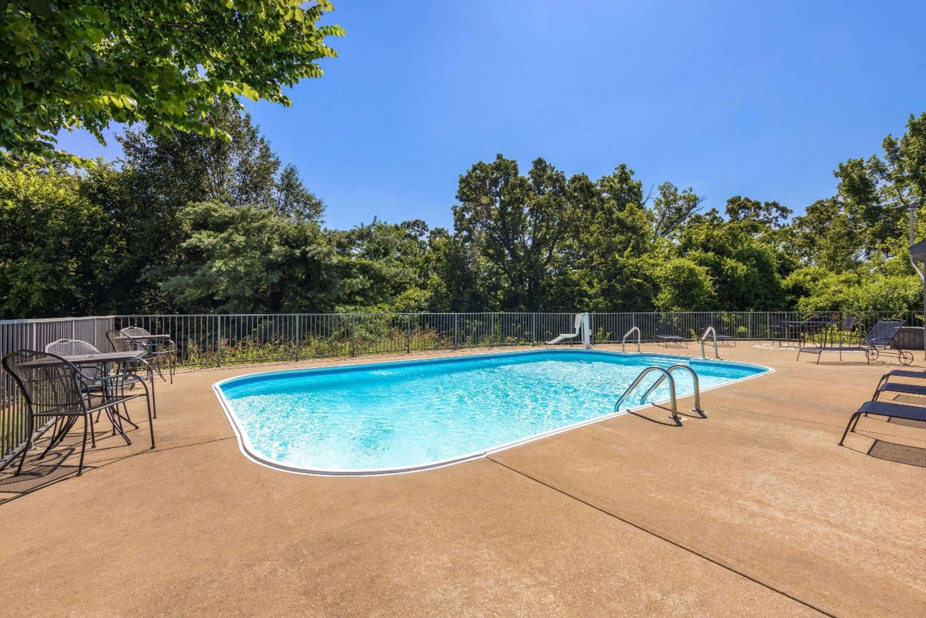 Swimming pool in Baymont by Wyndham Branson Thousand Hills