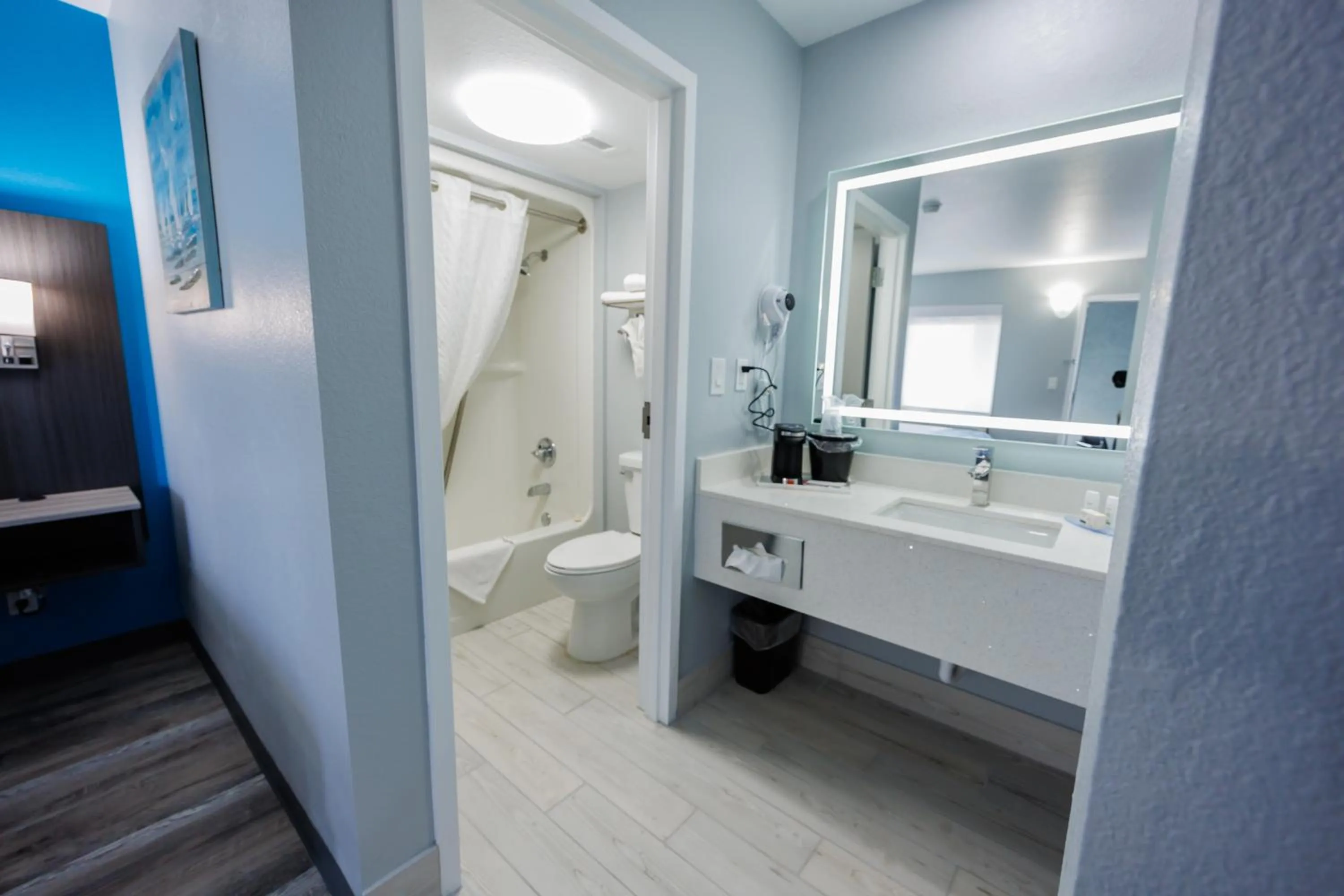 Bath in Baymont by Wyndham Branson Thousand Hills