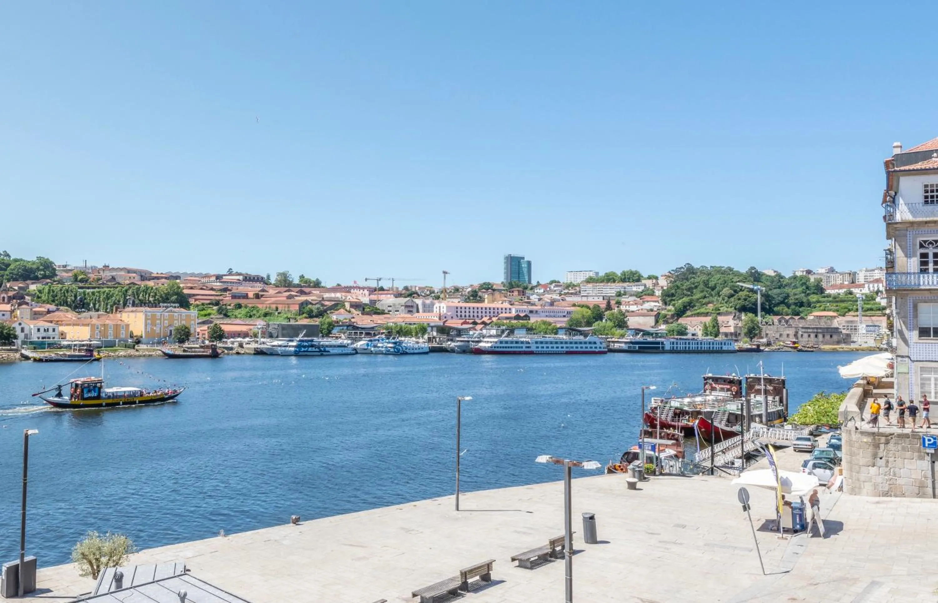 River view in Oporto Street Fonte Taurina - Riverfront Suites