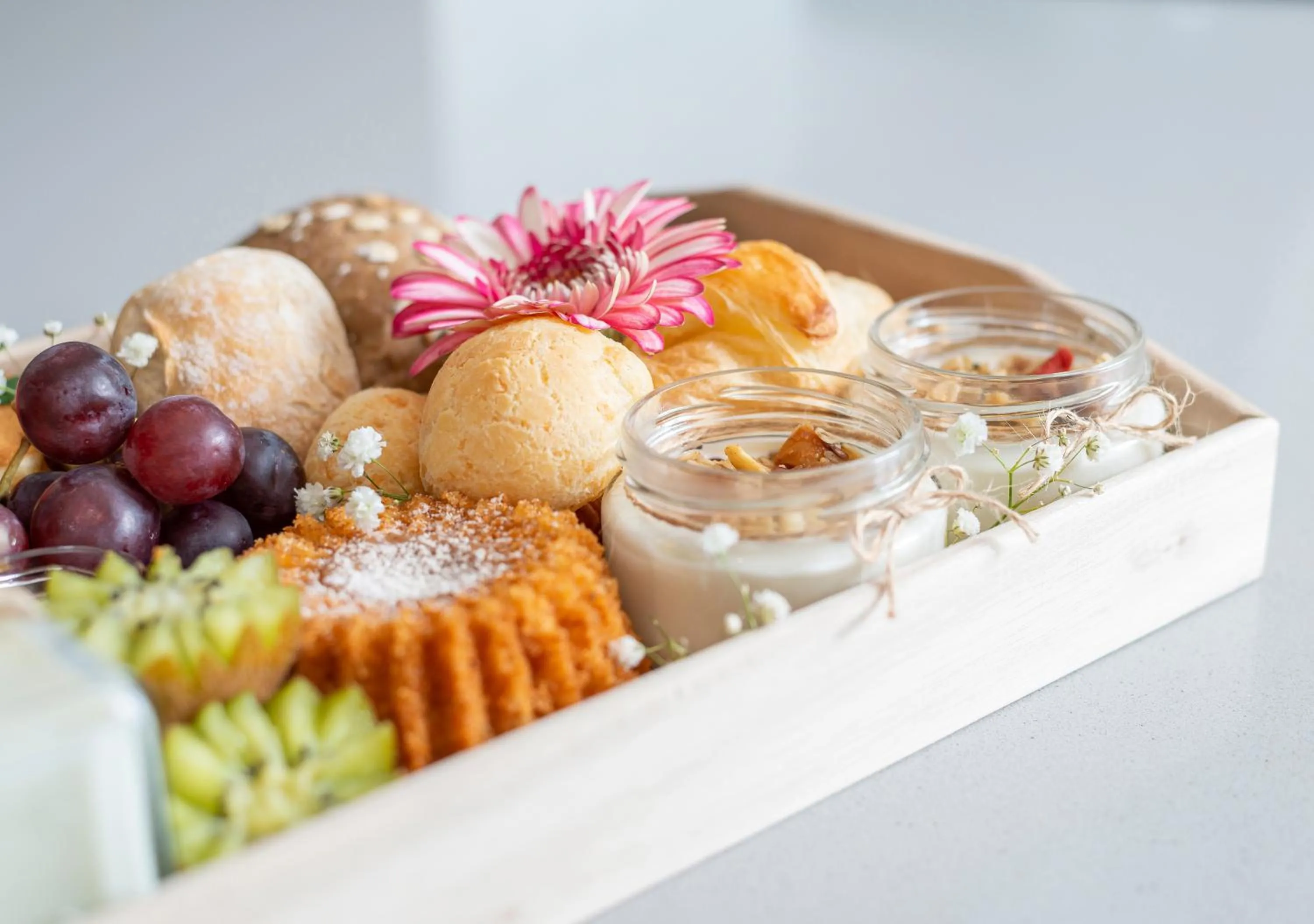 Breakfast in Oporto Street Fonte Taurina - Riverfront Suites