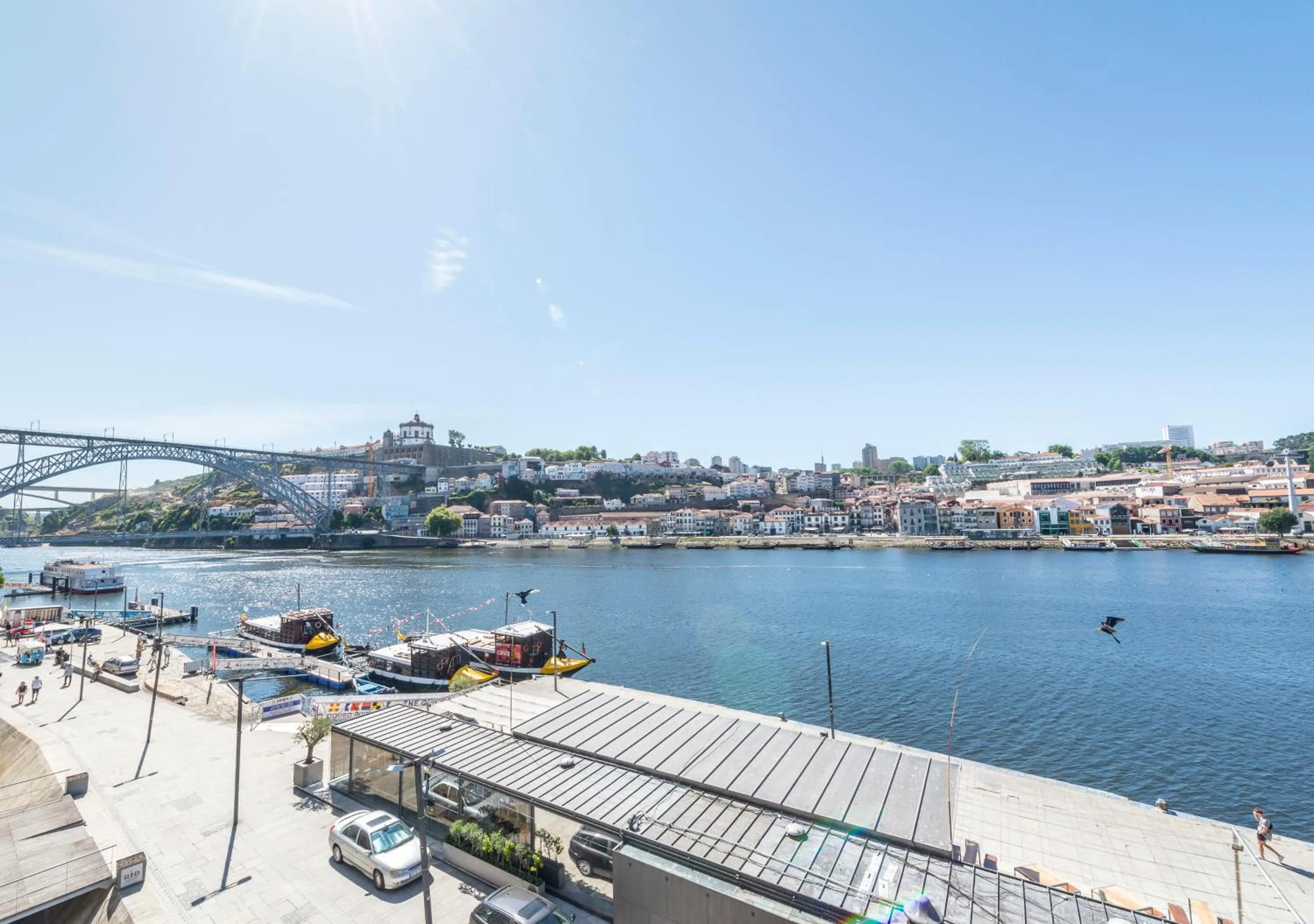 River view in Oporto Street Fonte Taurina - Riverfront Suites