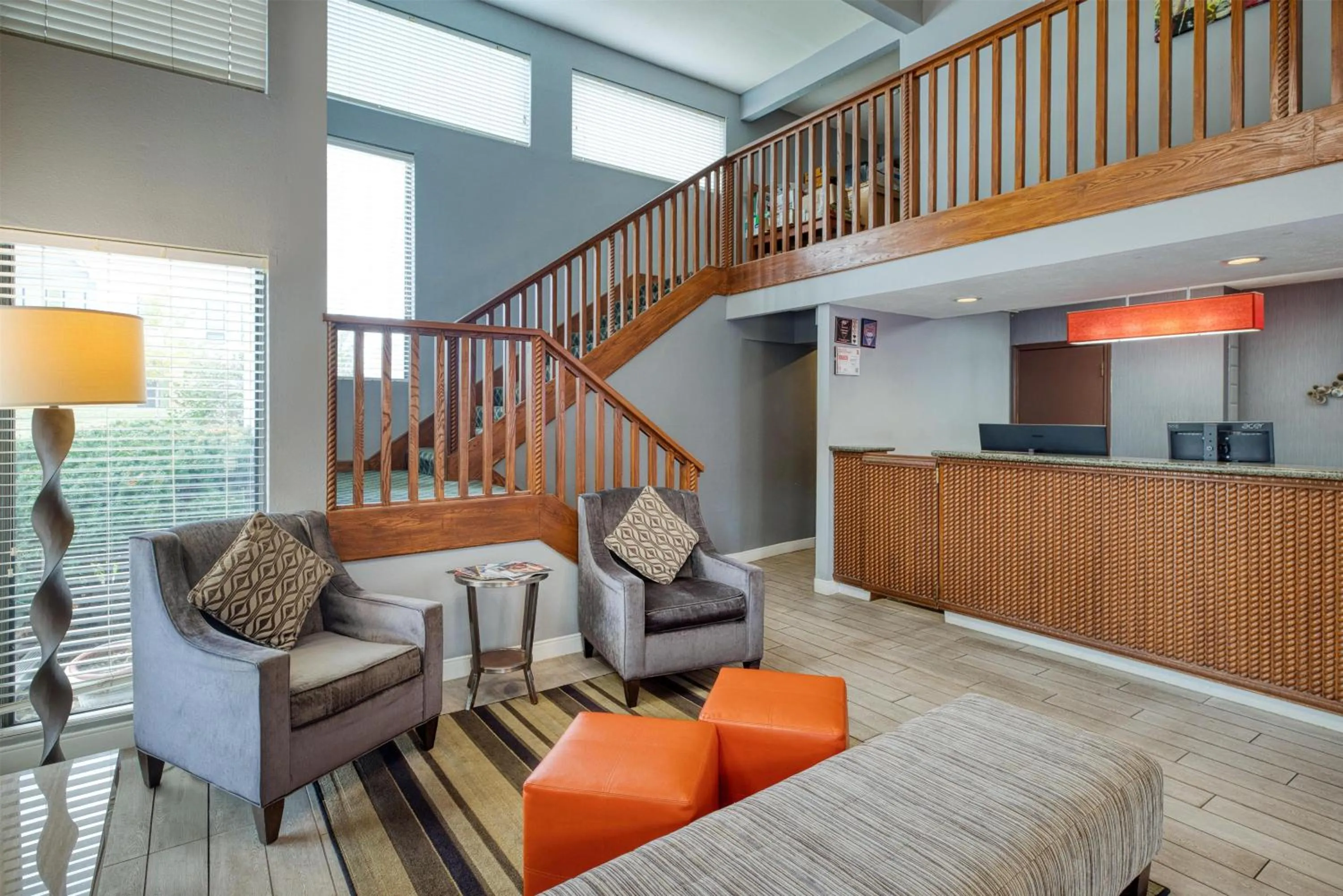 Lobby or reception in SureStay by Best Western Kansas City Country Inn North